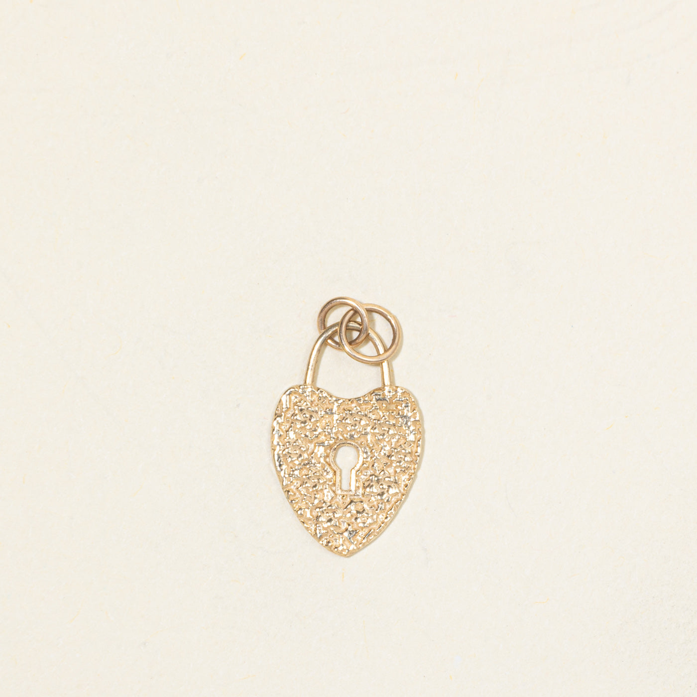 Breloque cadenas en forme de cœur en or jaune 14 carats
