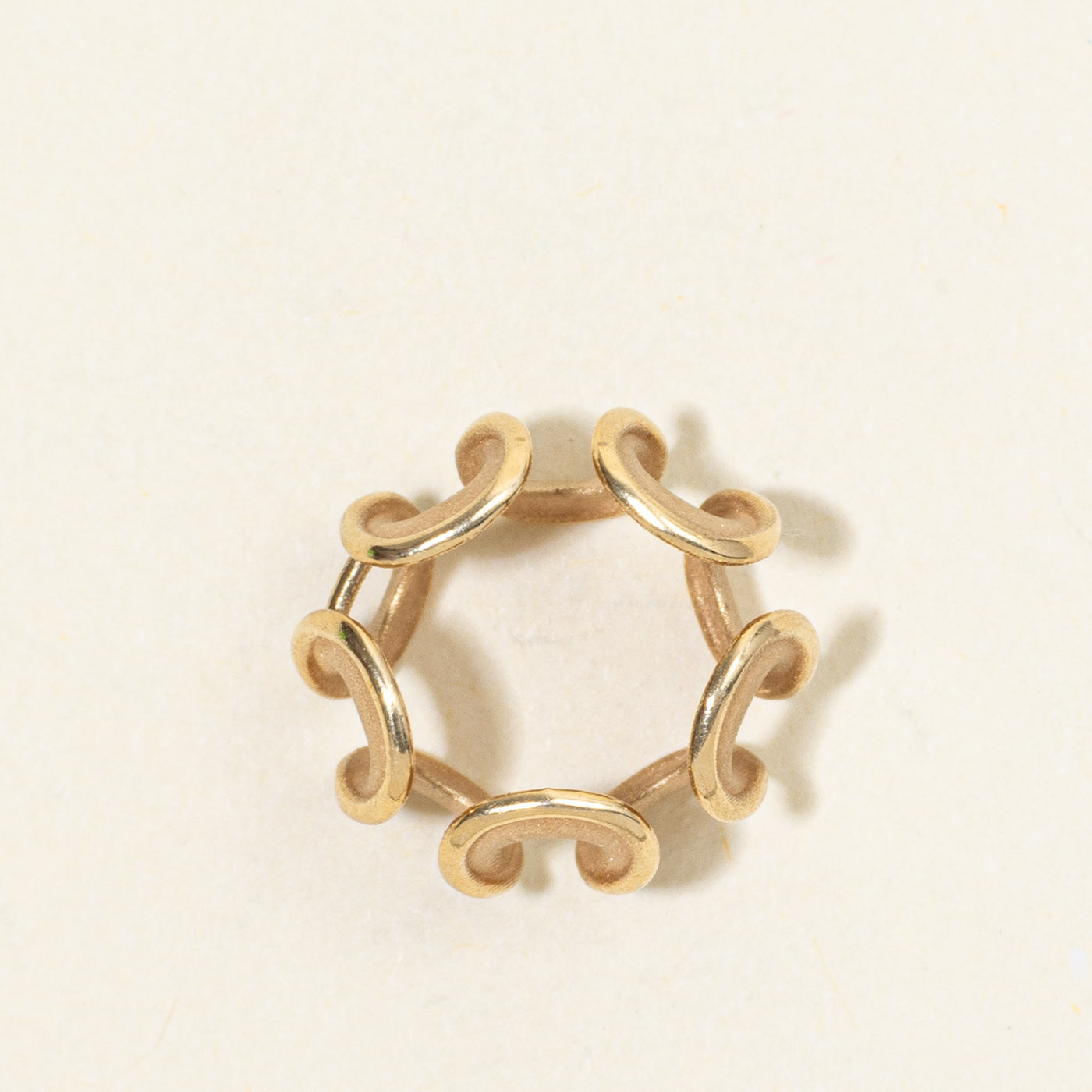 18k Yellow Gold Abstract Circular Pendant