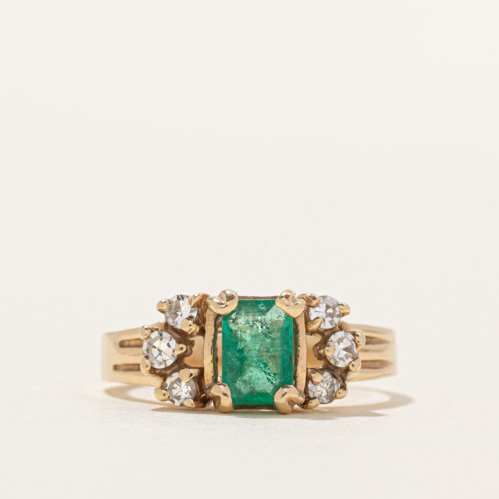Emerald & Diamond Grooved Ring | 0.48ct, 0.12ctw | SZ 5.25