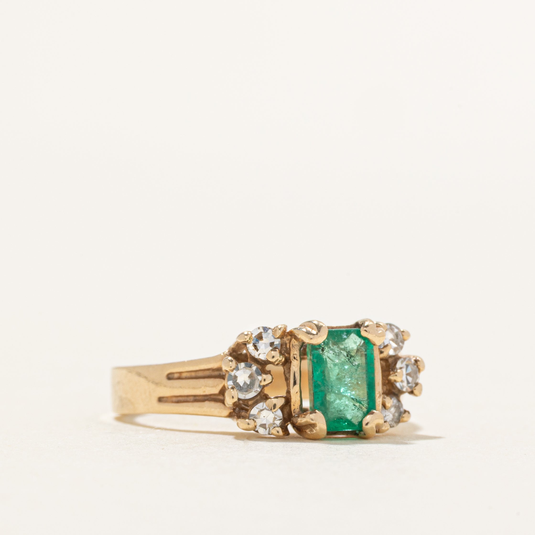 Emerald & Diamond Grooved Ring | 0.48ct, 0.12ctw | SZ 5.25