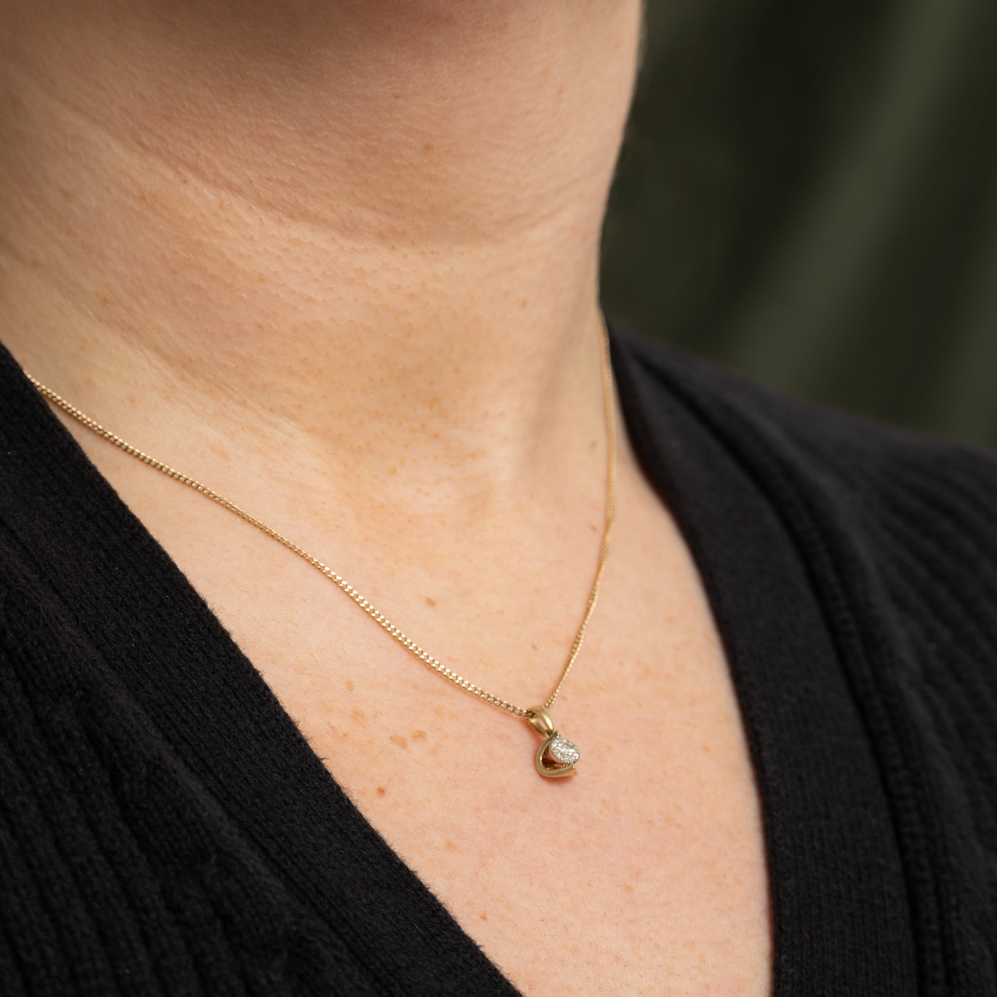 10K Illusion Set Diamond Pendant