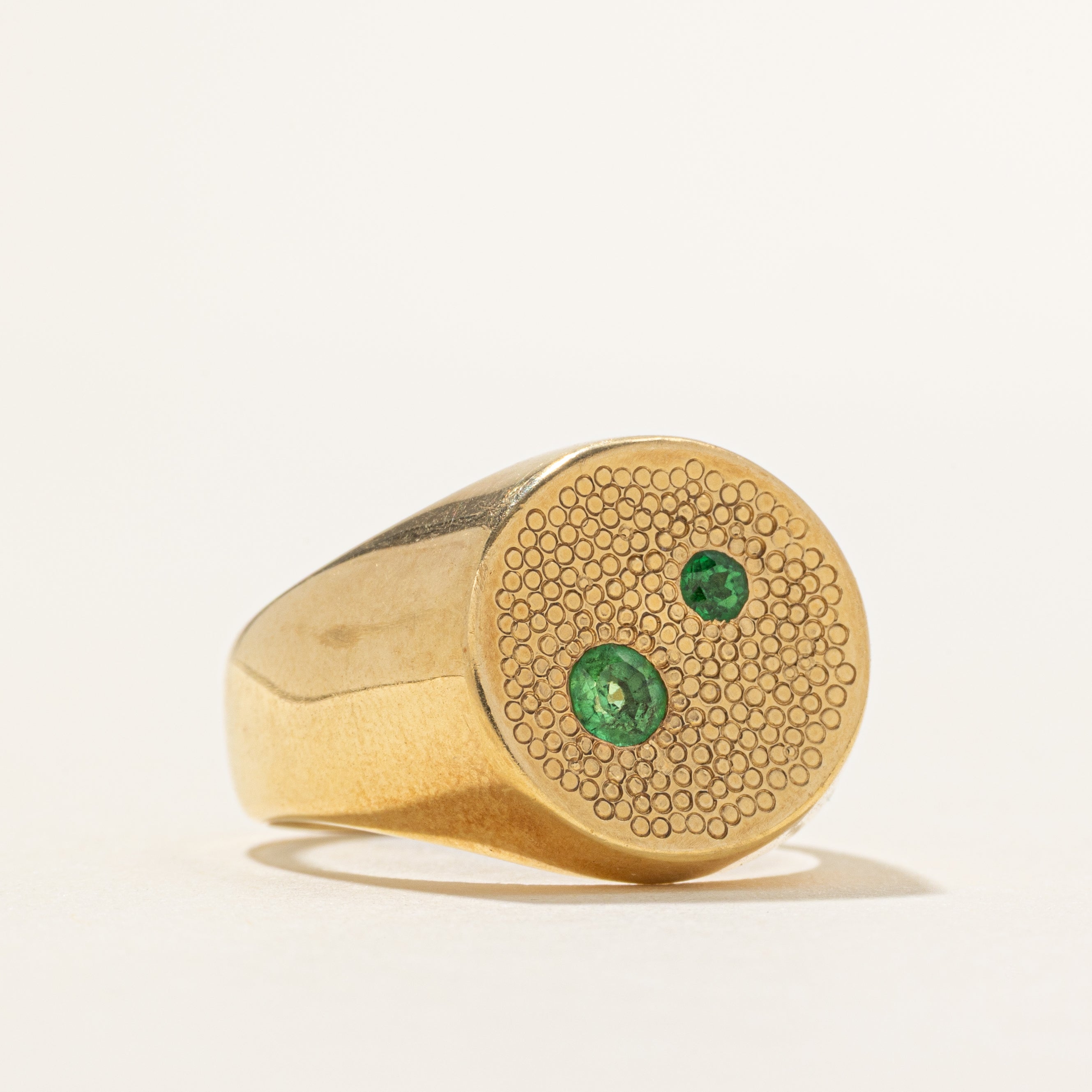Canadian 18k Emerald Textured Signet Ring | 0.18ctw | SZ 8.25
