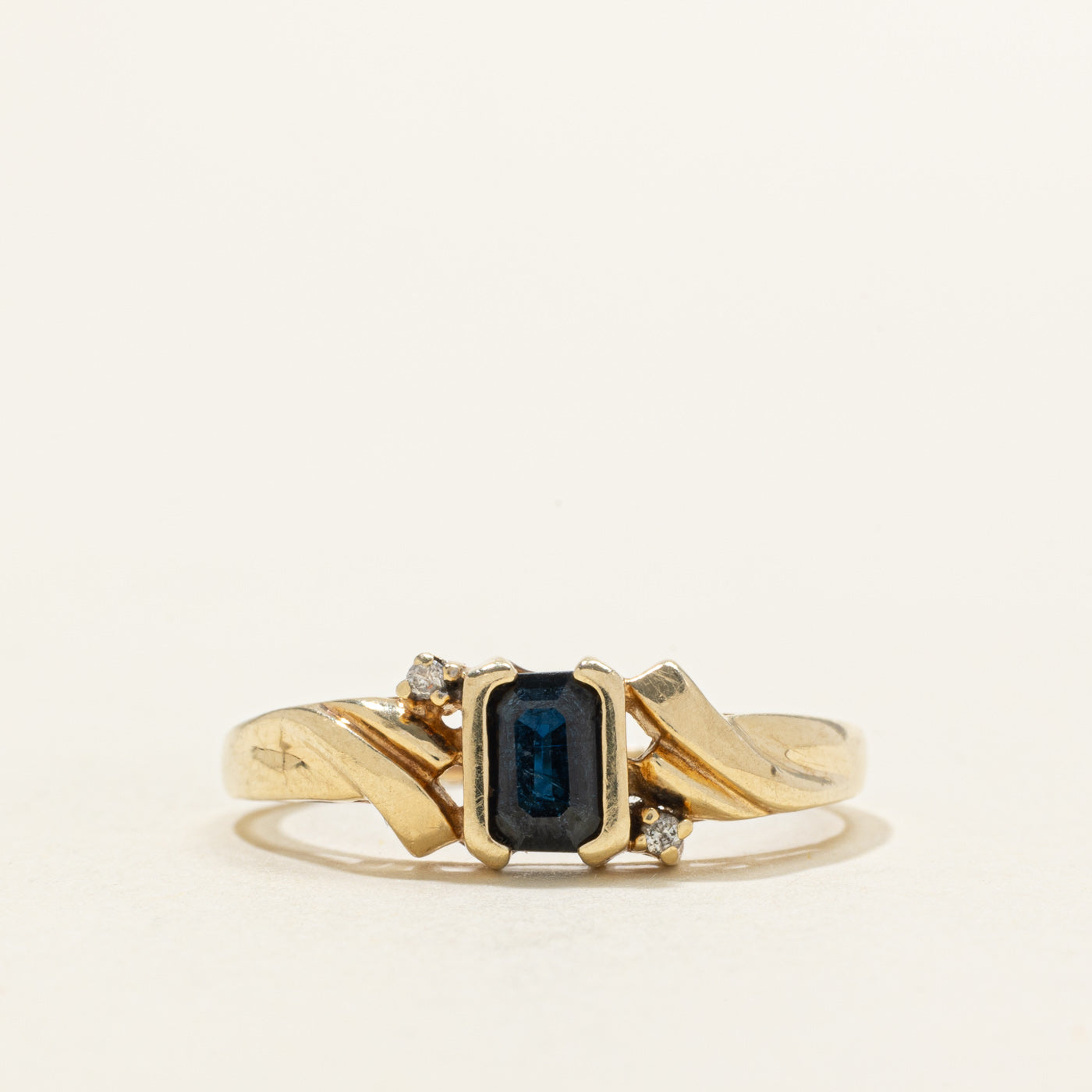 Semi Bezel Emerald Cut Sapphire & Diamond Grooved Ring | SZ 10.0