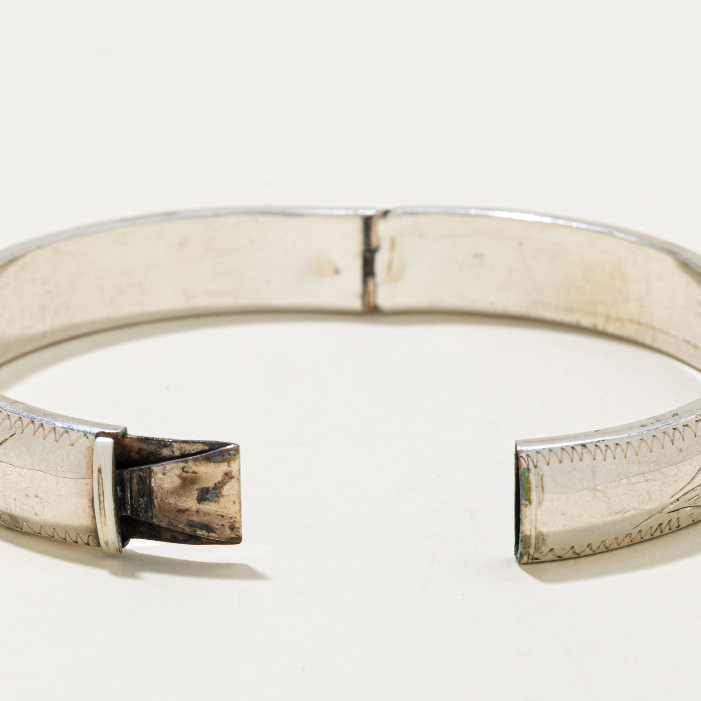 Sterling Silver Leafy Engraved Bangle Bracelet | 7"