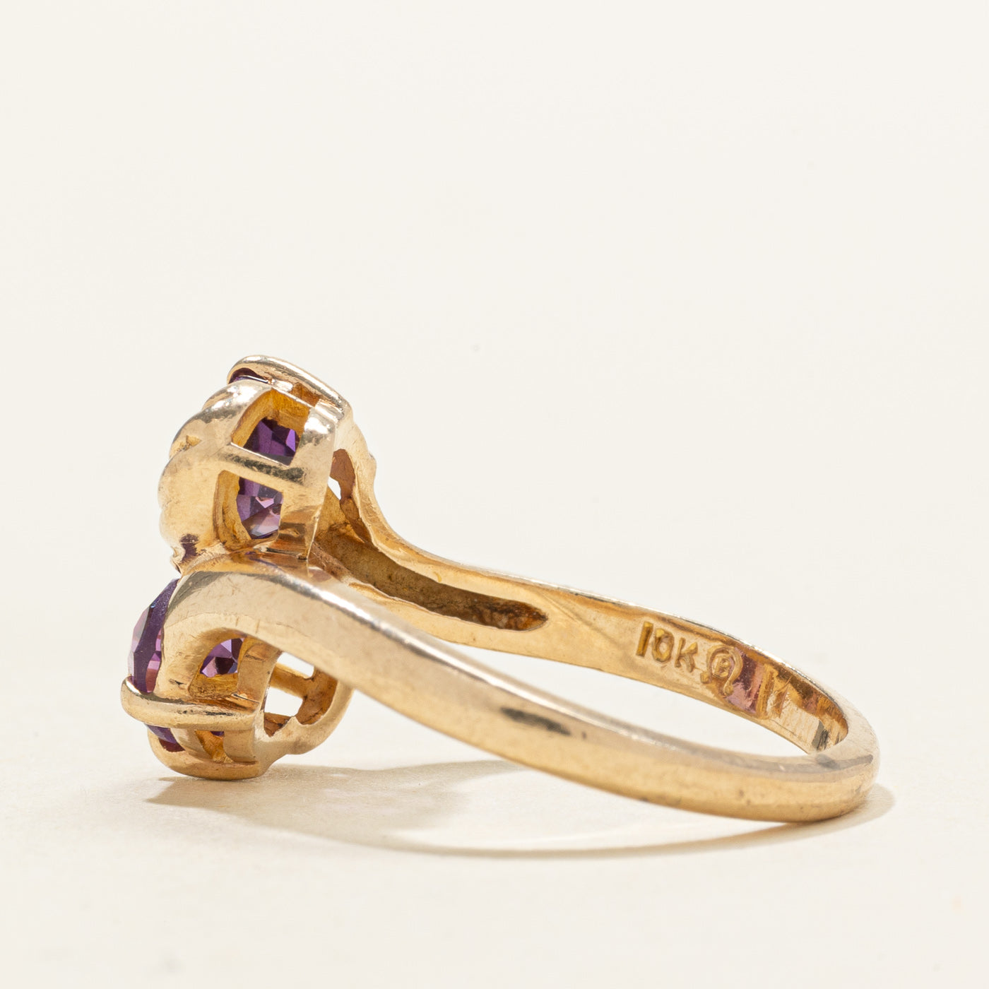 Bague à deux pierres serties de saphirs synthétiques violets | 2,00 ct | Taille 7,25