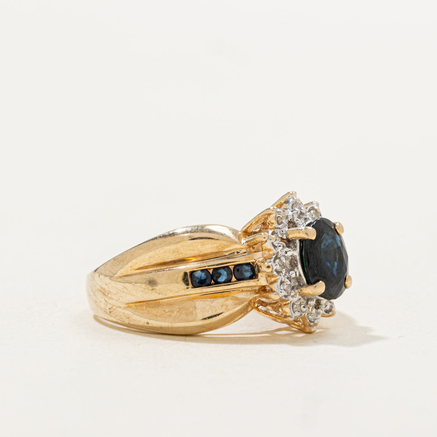Sapphire & Diamond Petal Halo Cocktail Ring | 0.86ct, 0.02ctw | SZ 6.0 |