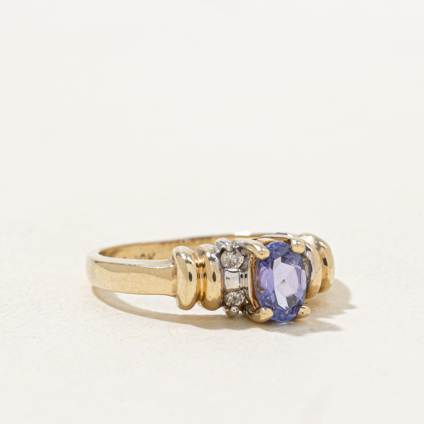 Oval Cut Tanzanite & Diamond Grooved Ring | 0.4ct, 0.04ctw | SZ 6.25 |