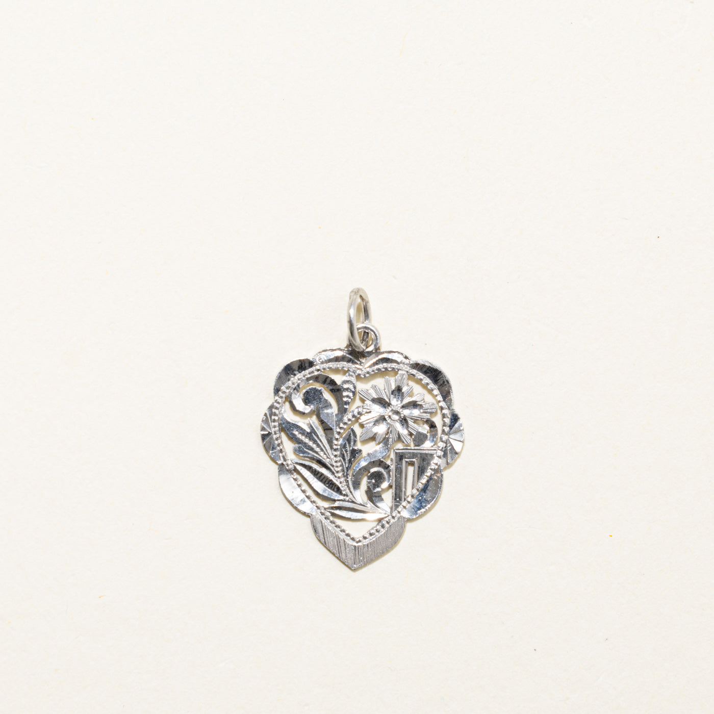 850 Platinum Openwork Heart Floral Pendant