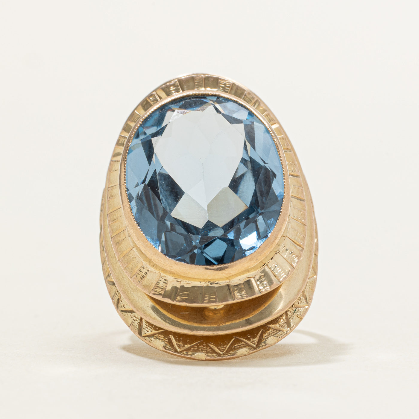 Bague cocktail rétro en spinelle synthétique gravée | 10,00 ct | Taille 5,75