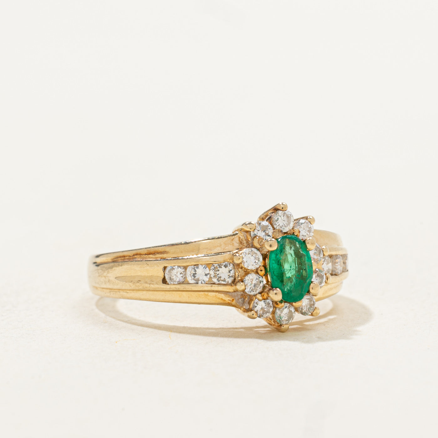Emerald & Diamond Petal Halo Ring | 0.14ct, 0.17ctw | SZ 6.0 |