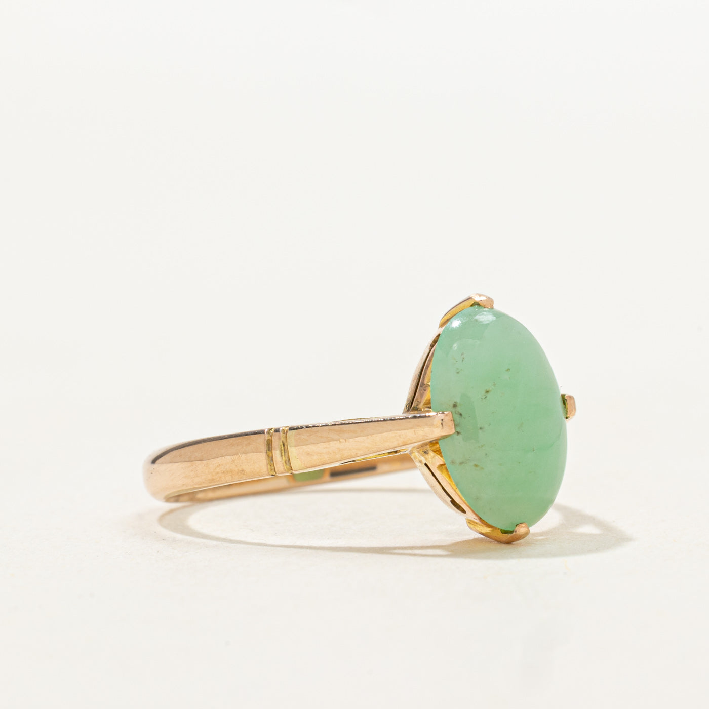 Bague solitaire en jadéite ovale cabochon | 1,65 ct | Taille 6,25 |