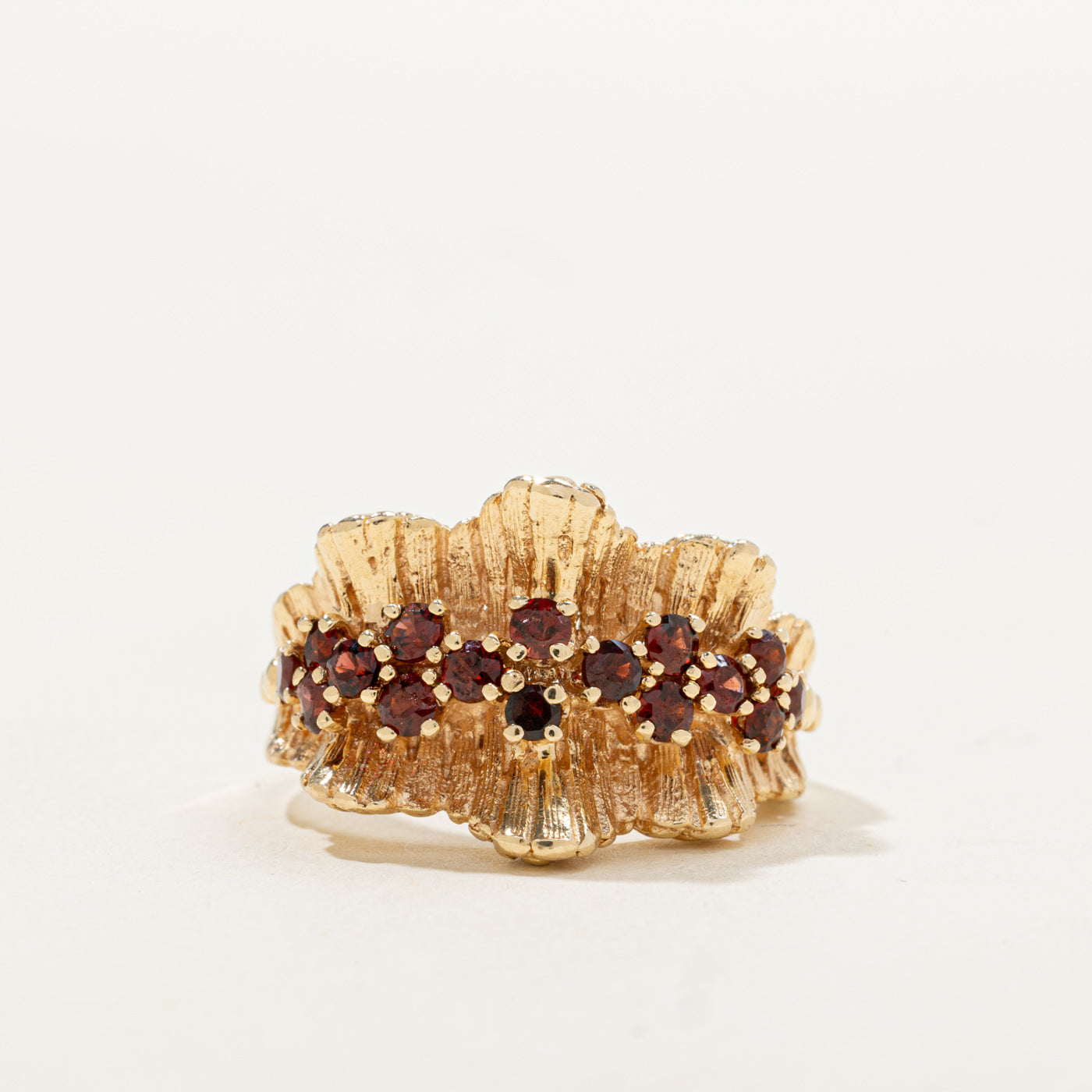 Garnet Cluster Textured Cocktail Ring | 0.88ctw | SZ 7.75 |