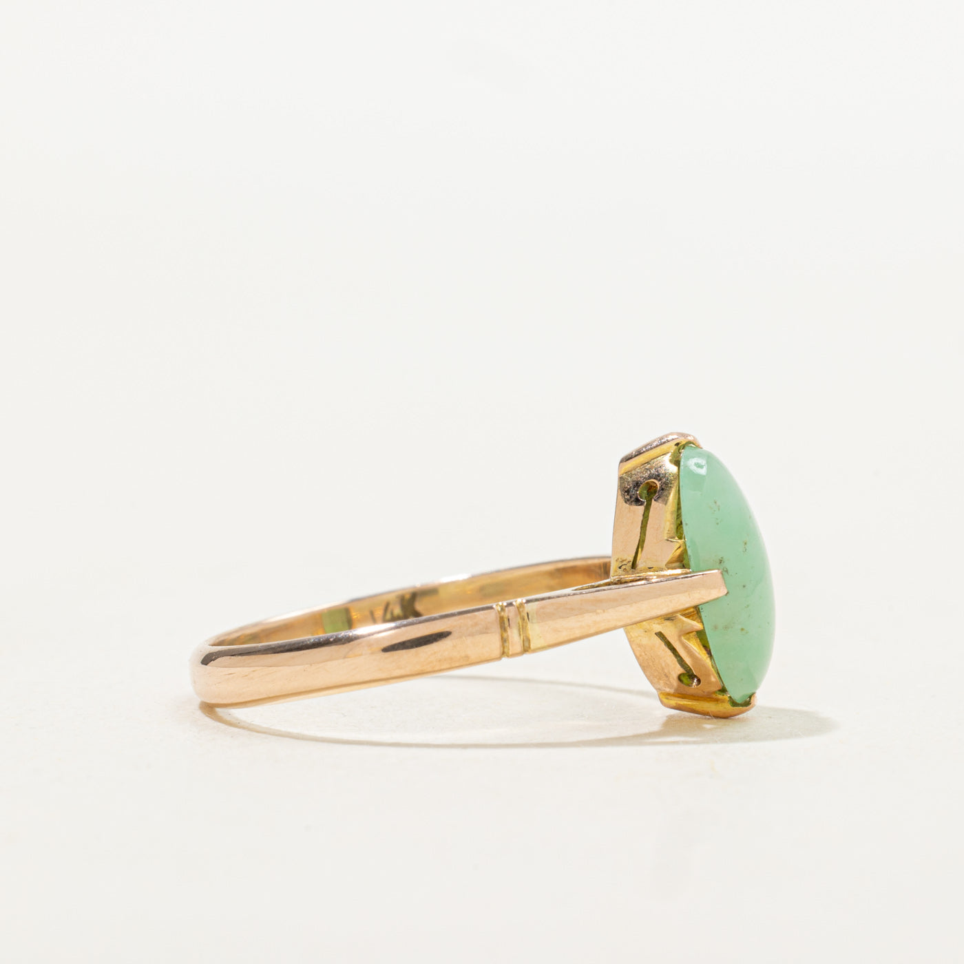 Bague solitaire en jadéite ovale cabochon | 1,65 ct | Taille 6,25 |