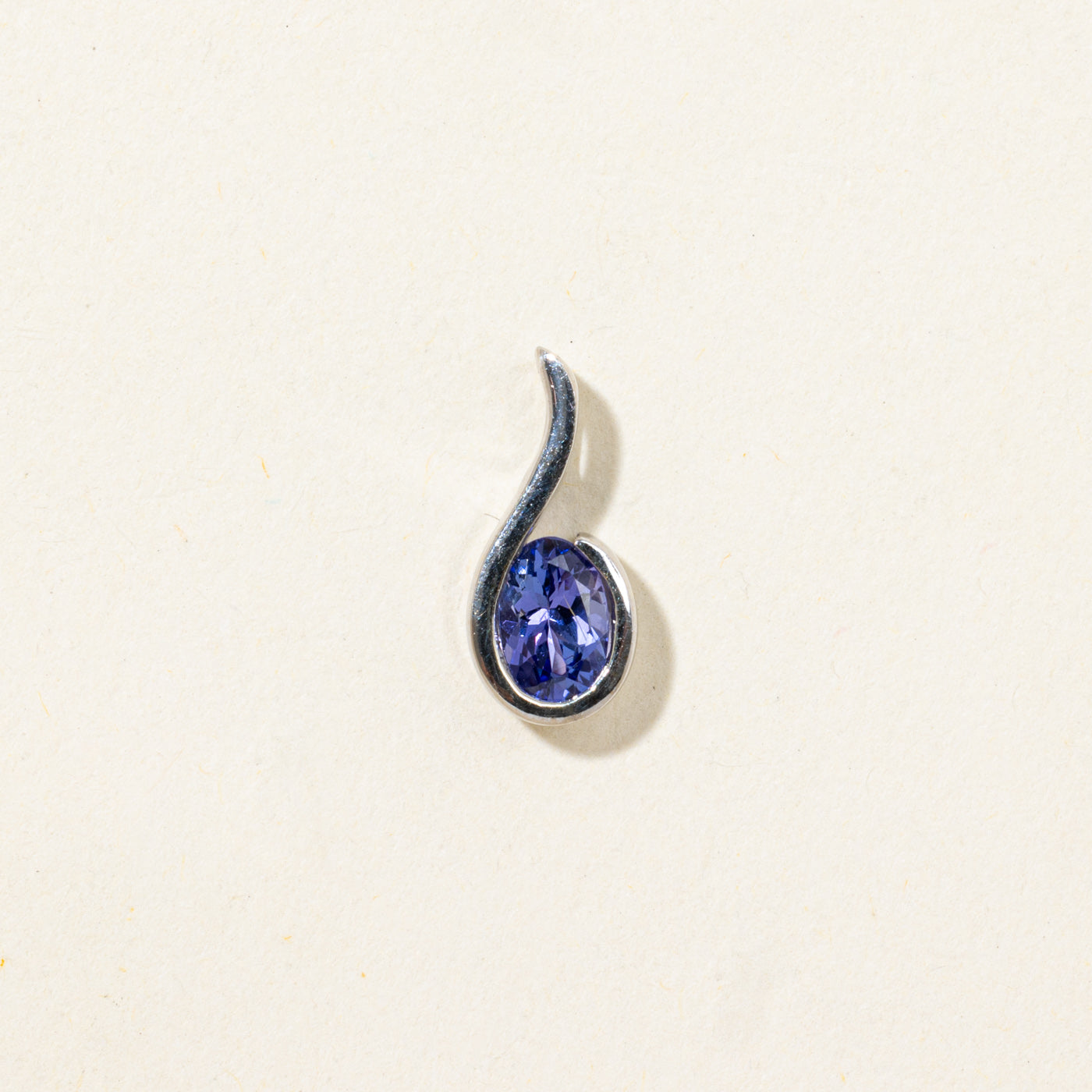 Pendentif tanzanite serti de lunette | 0,5ct |