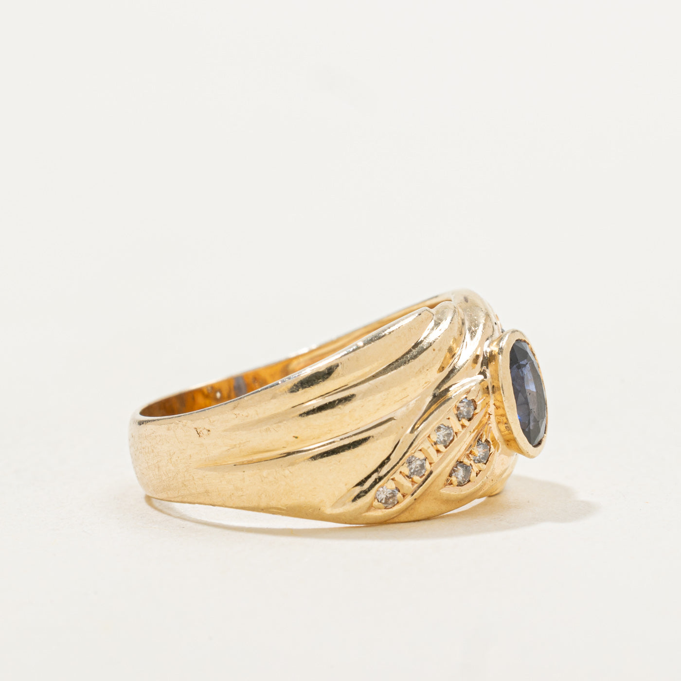 Bezel Set Sapphire & Diamond Grooved Cocktail Ring | 0.58ct, 0.06ctw | SZ 6.0 |