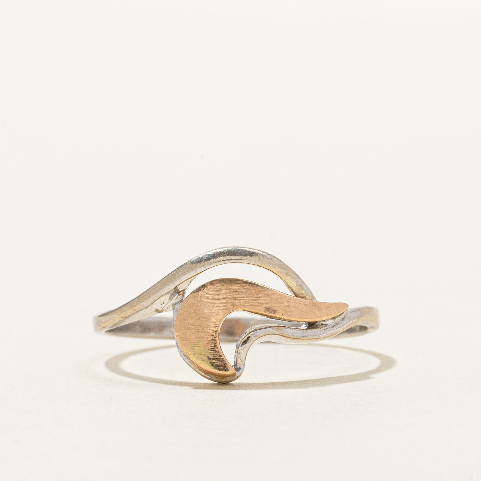 14k Two Tone Gold Wave Bypass Ring | SZ 8.25