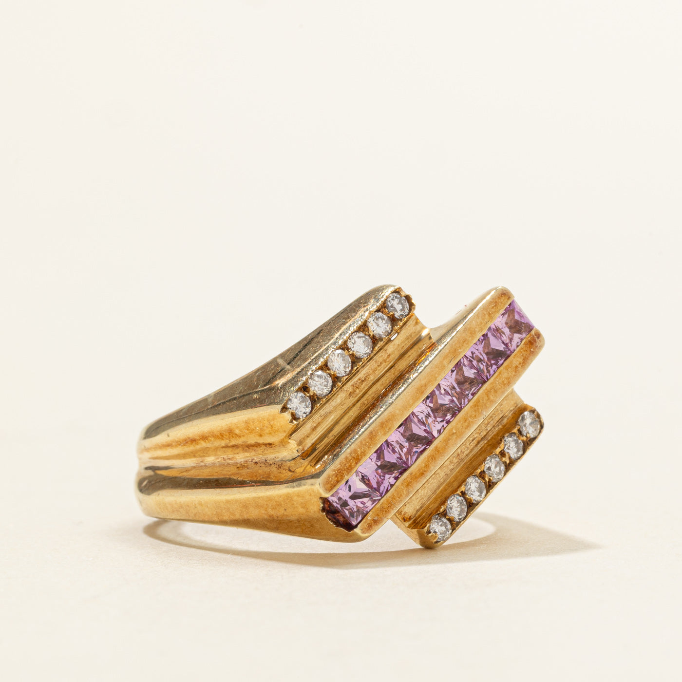 Bague en saphirs synthétiques à plusieurs rangs en diagonale et diamants naturels | 0,50 ct, 0,08 ct | Taille 9