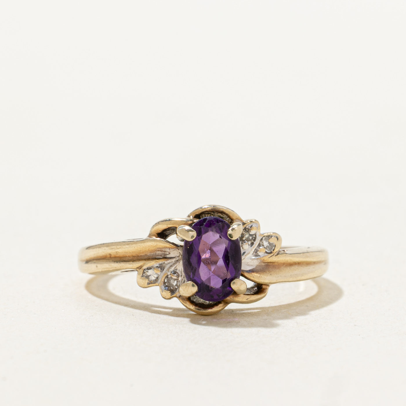 Oval Amethyst & Diamond Grooved Ring | 0.33ct, 0.02ctw | SZ 4.0 |