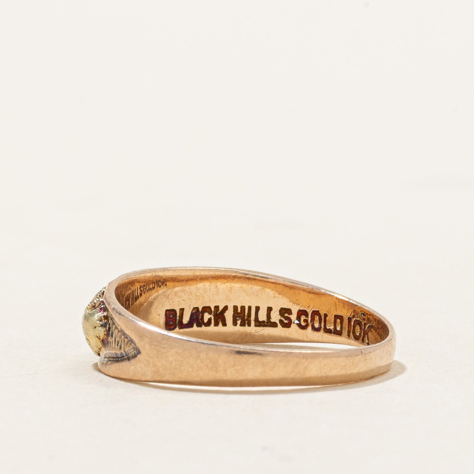 Bague fleur en or rose 10 carats « Black Hills Gold » | Taille 1,75