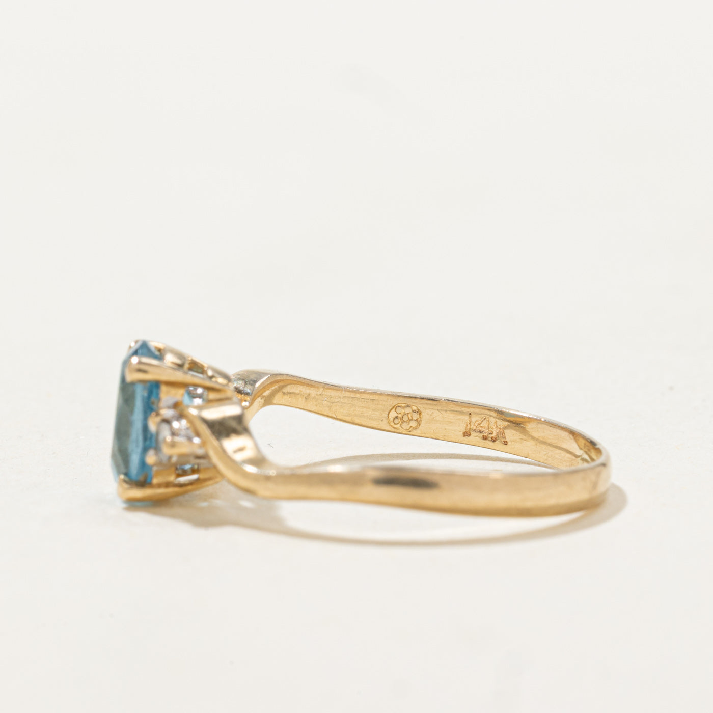 Oval Cut Topaz & Diamond Ring | 0.91ct, 0.03ctw | SZ 6.0 |
