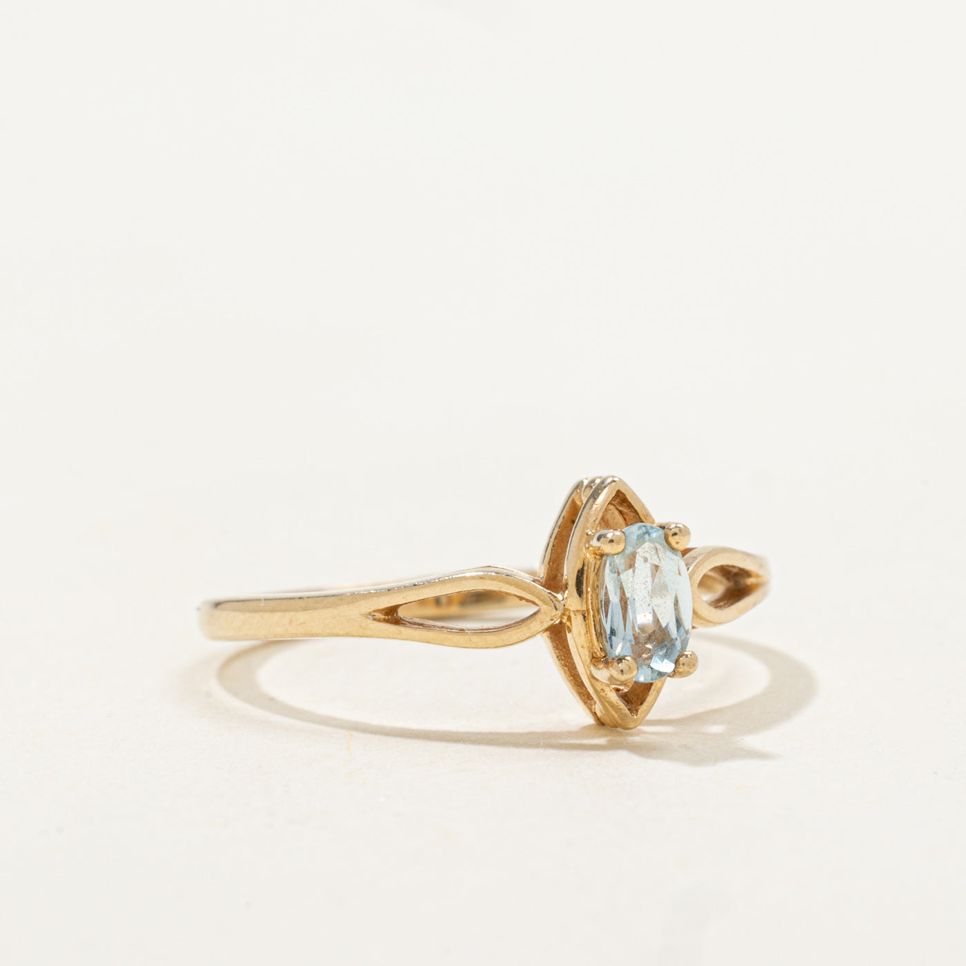 Bague en aigue-marine canadienne taille ovale marquise | 0,18 ct | Taille 6,25 |