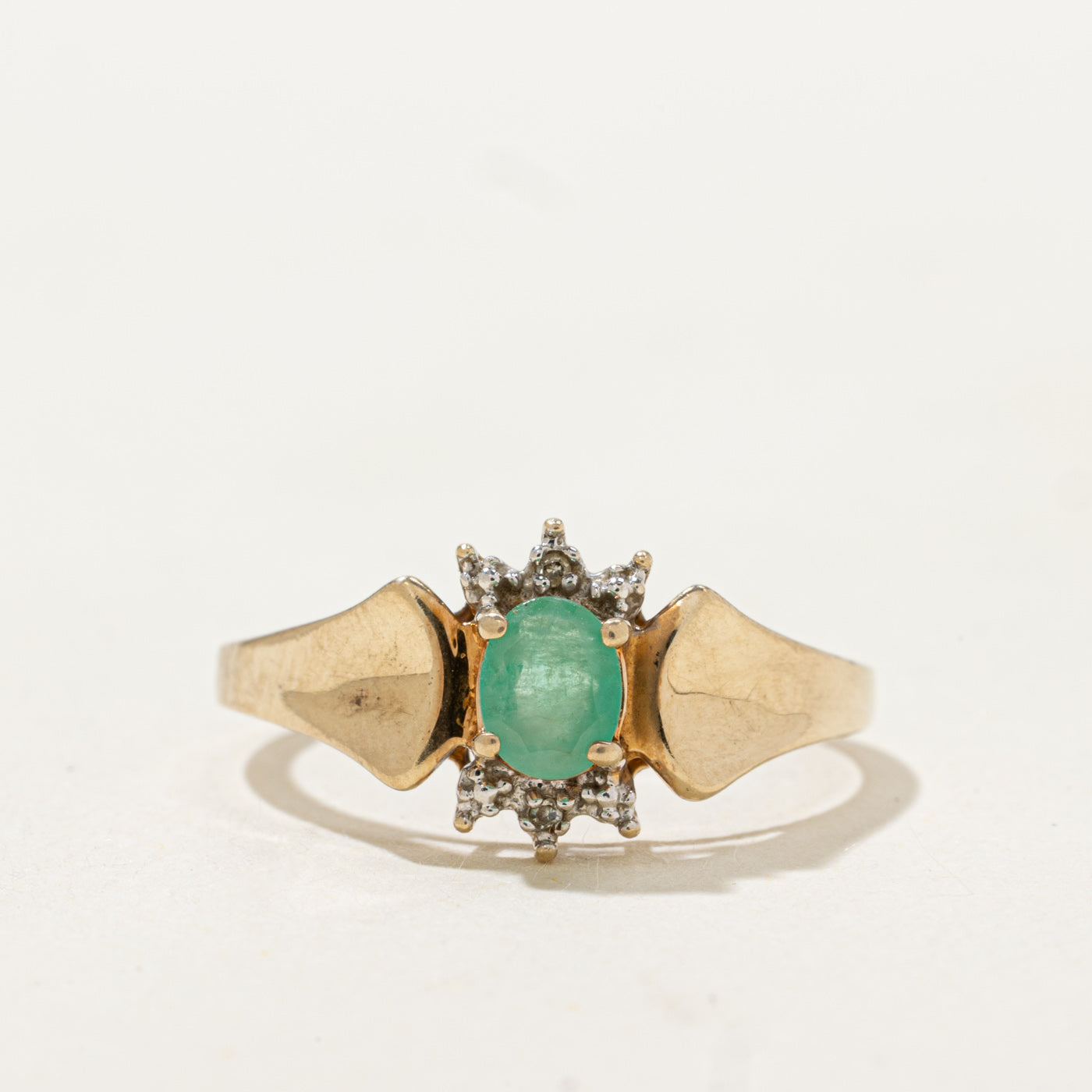 Emerald & Diamond Petal Tapered Ring | 0.27ct, 0.01ctw | SZ 7.25 |