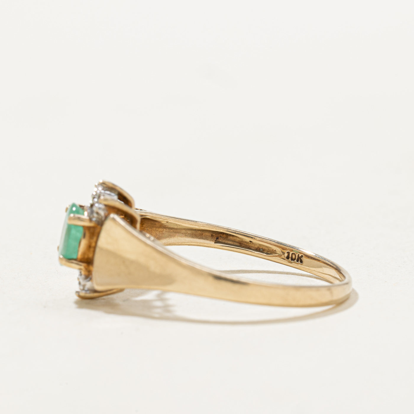 Emerald & Diamond Petal Tapered Ring | 0.27ct, 0.01ctw | SZ 7.25 |