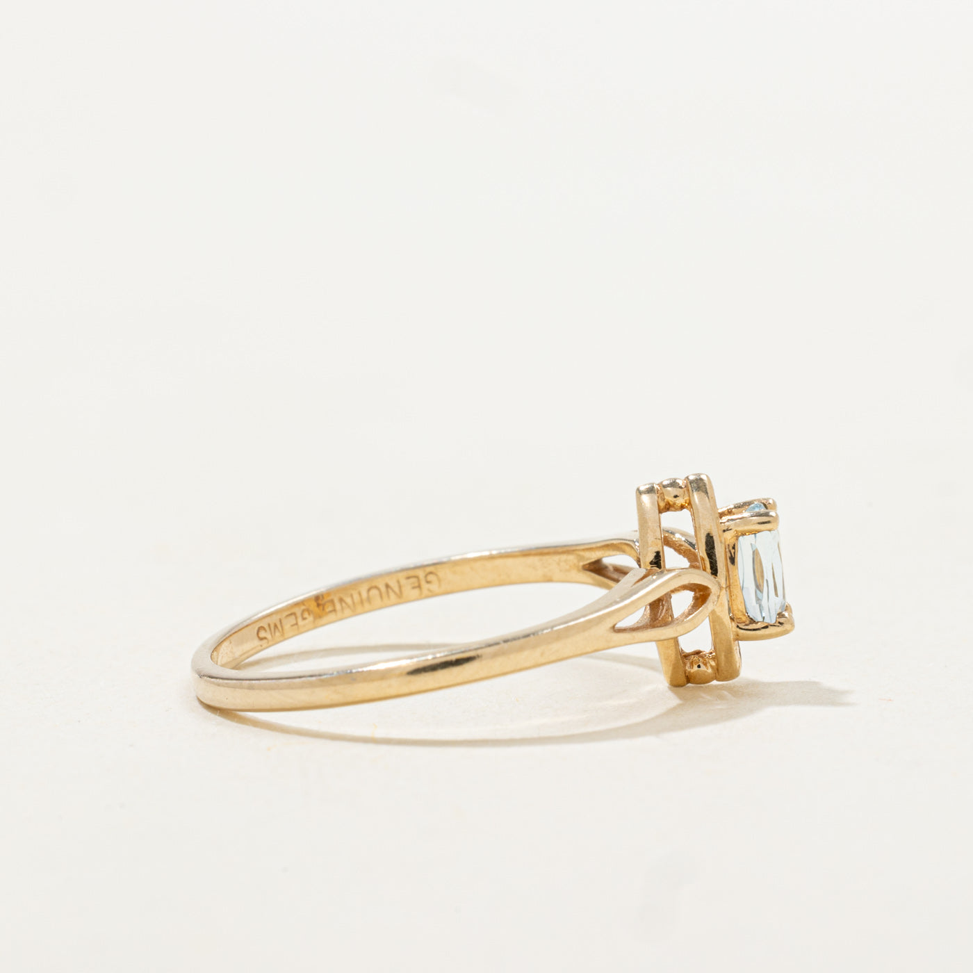 Bague en aigue-marine canadienne taille ovale marquise | 0,18 ct | Taille 6,25 |