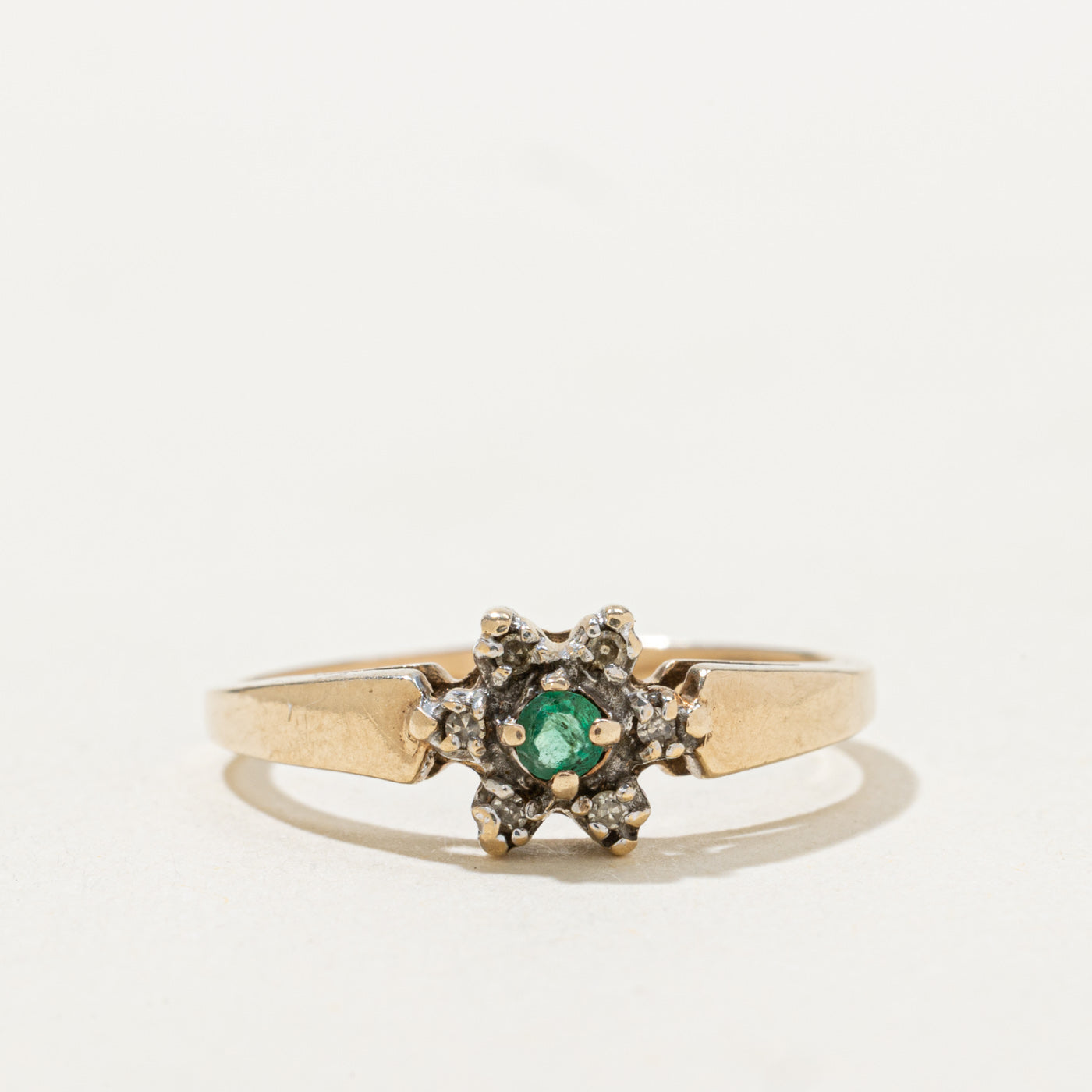 Emerald & Diamond Petal Ring | 0.04ct, 0.03ctw | SZ 7.0 |
