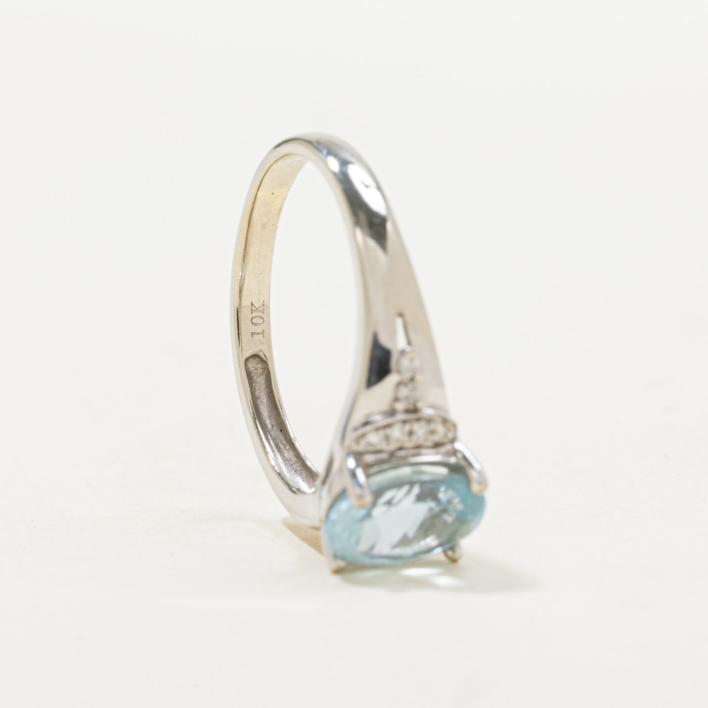 Oval Cut Aquamarine & Diamond Accented Tapered Ring | 1.41ct, 0.06ctw | SZ 8.0 |