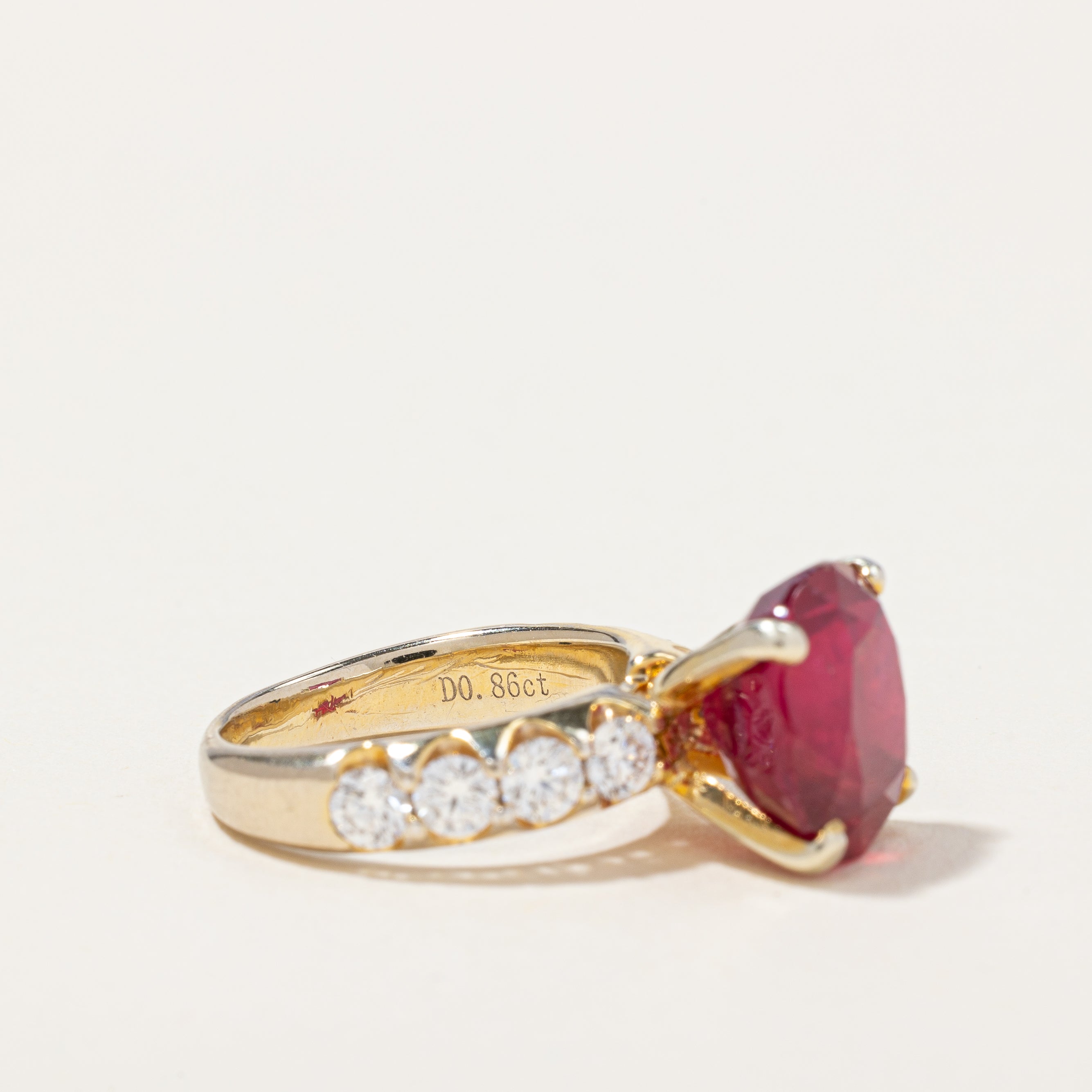 Bague cocktail rubis et diamants | 5,00 ct, 0,86 ct au total | Taille 4 | 