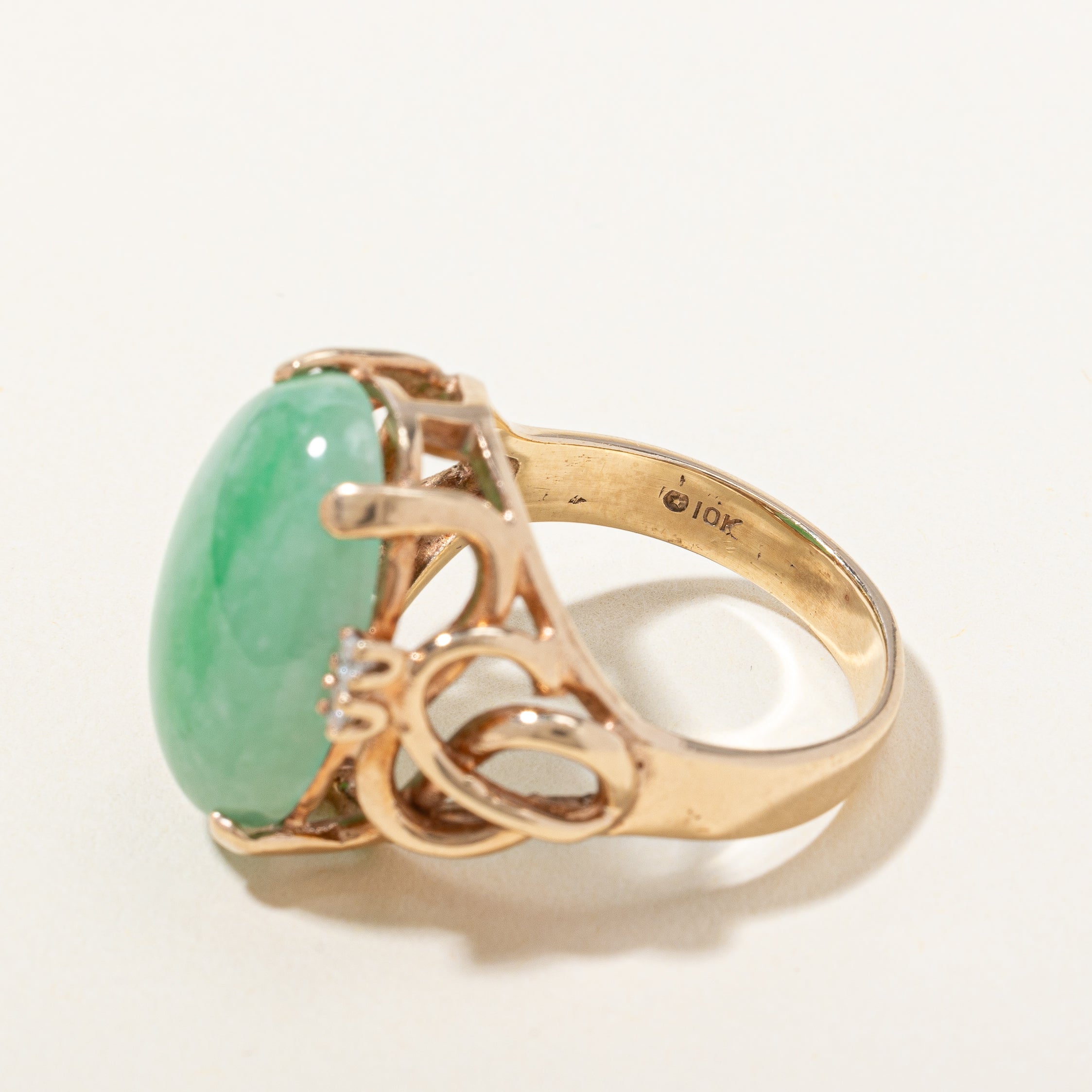 Jade & Diamond Cocktail Ring | 11.00ct, 0.08ctw | SZ 8 |