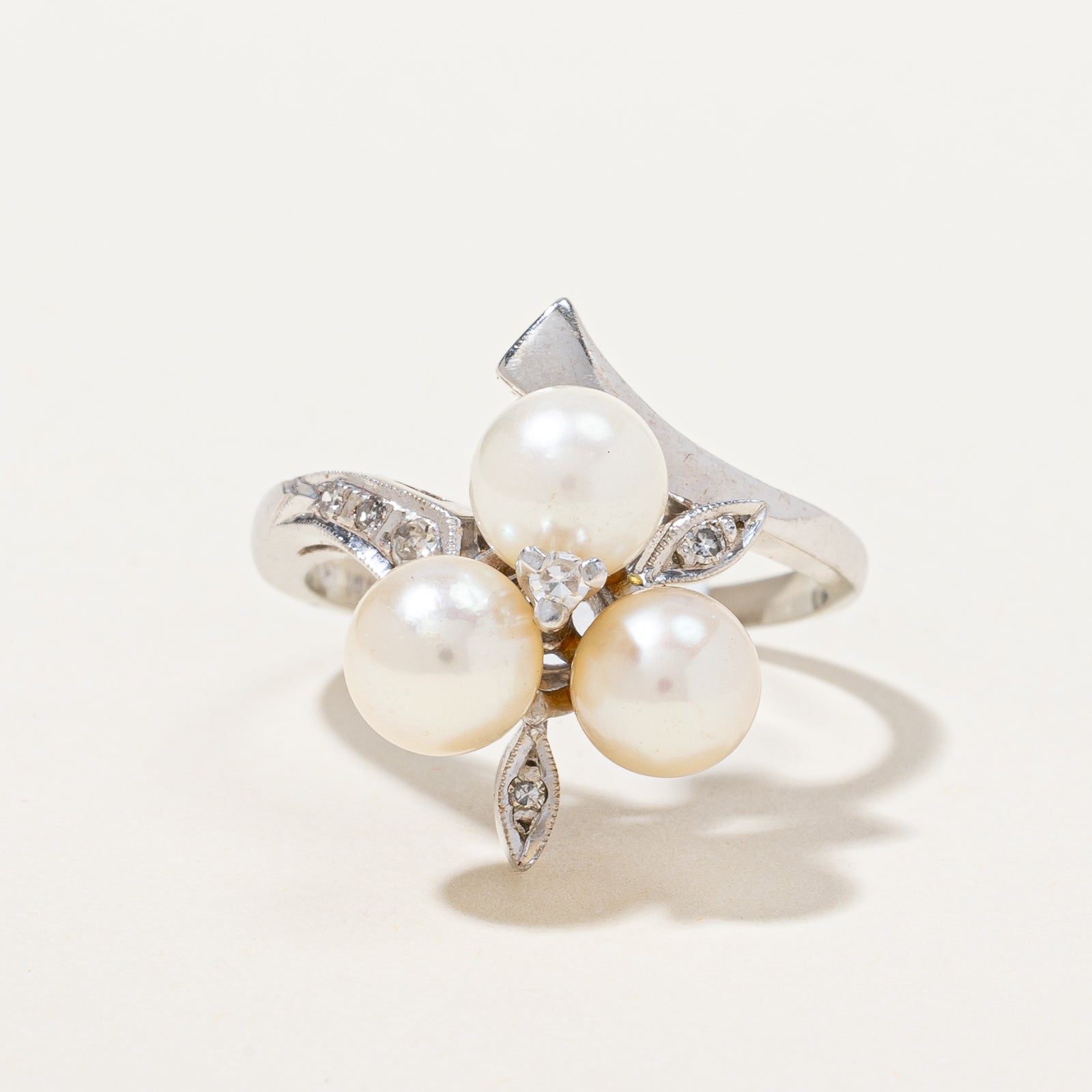 Retro Era Pearl & Diamond Cocktail Ring | 0.07 ctw, SZ 7.25 |