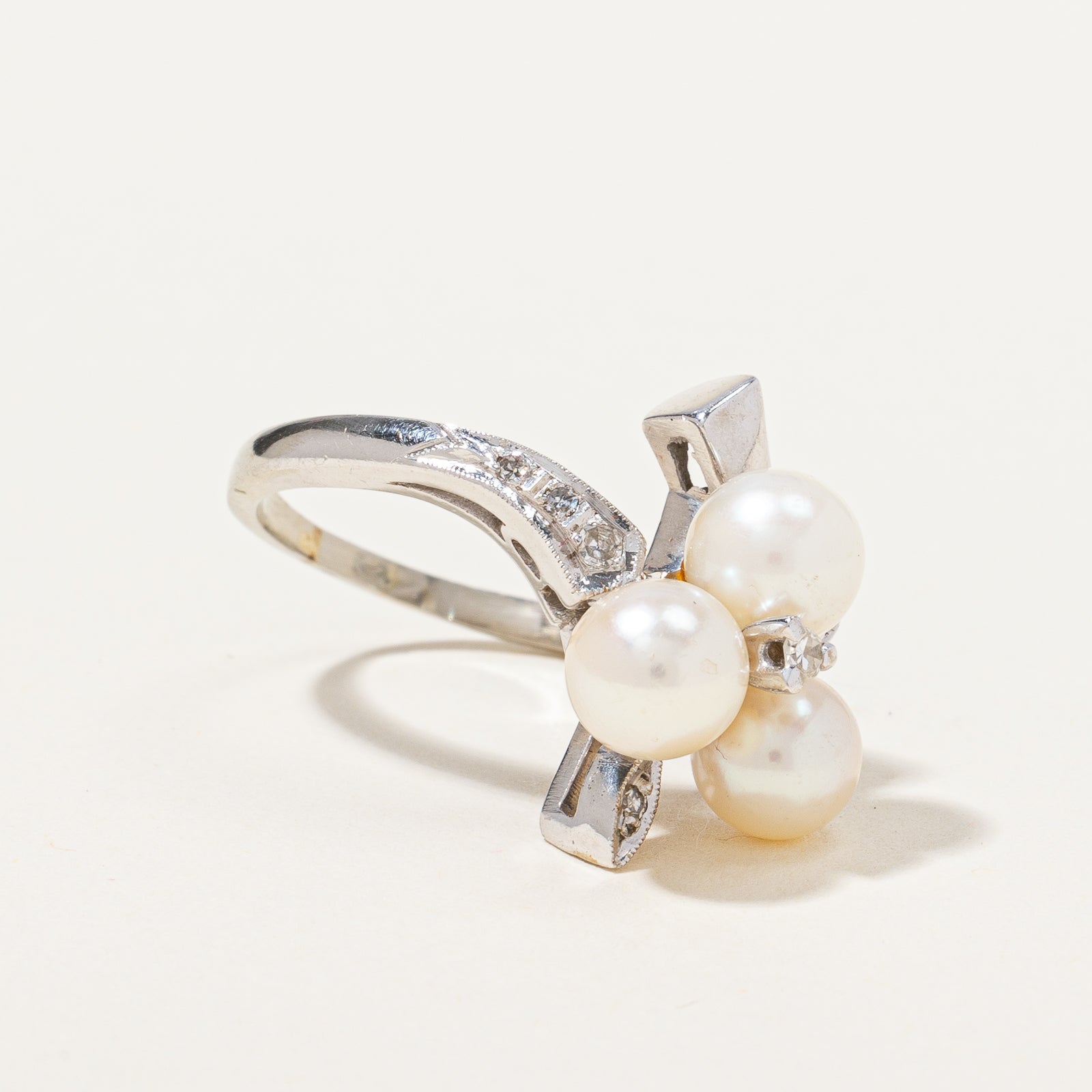 Retro Era Pearl & Diamond Cocktail Ring | 0.07 ctw, SZ 7.25 |