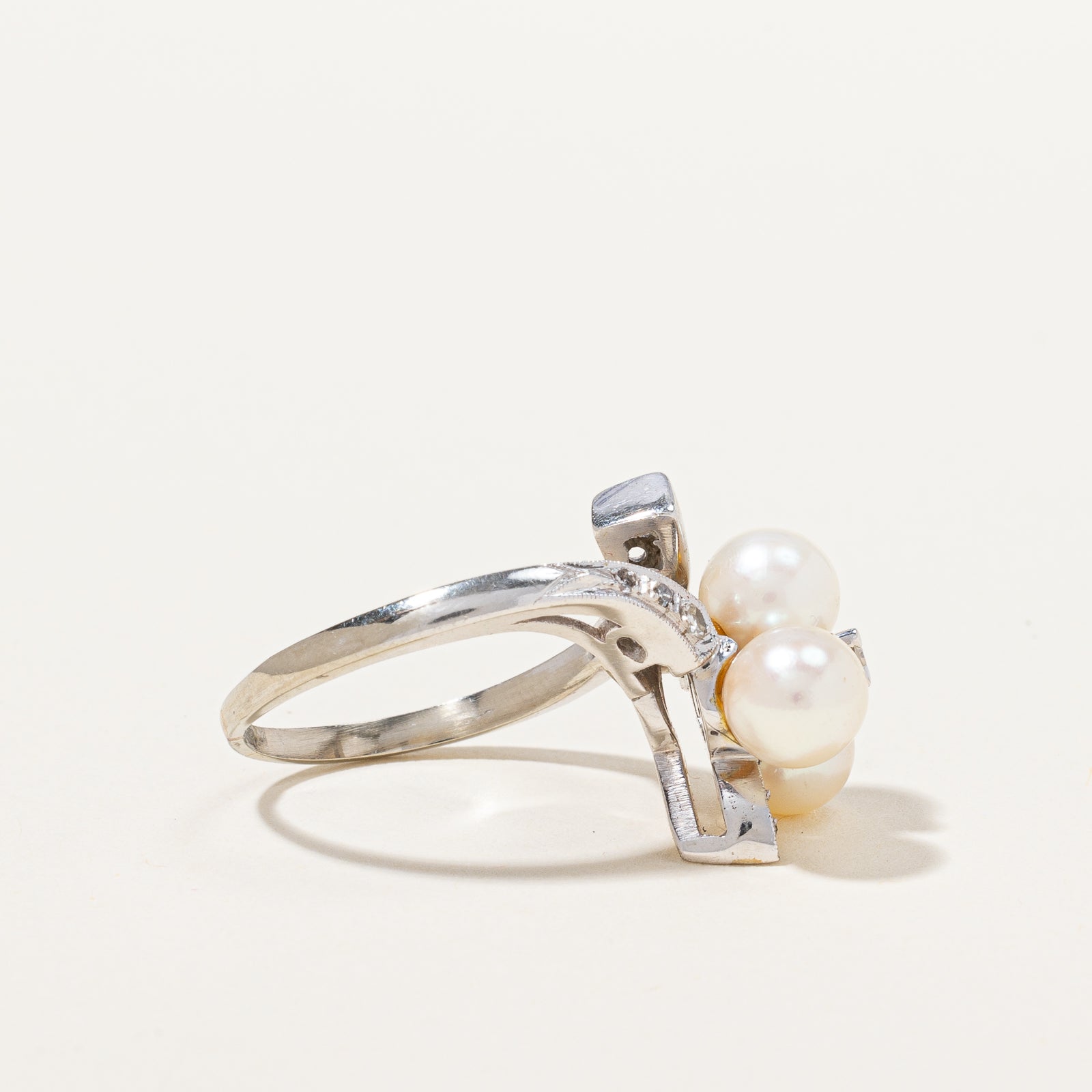 Retro Era Pearl & Diamond Cocktail Ring | 0.07 ctw, SZ 7.25 |