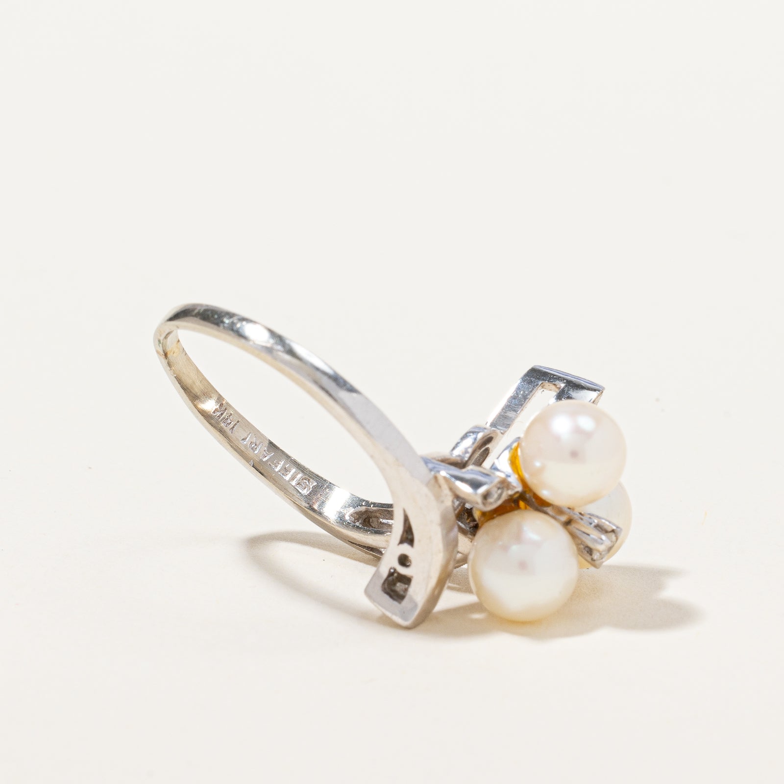 Retro Era Pearl & Diamond Cocktail Ring | 0.07 ctw, SZ 7.25 |