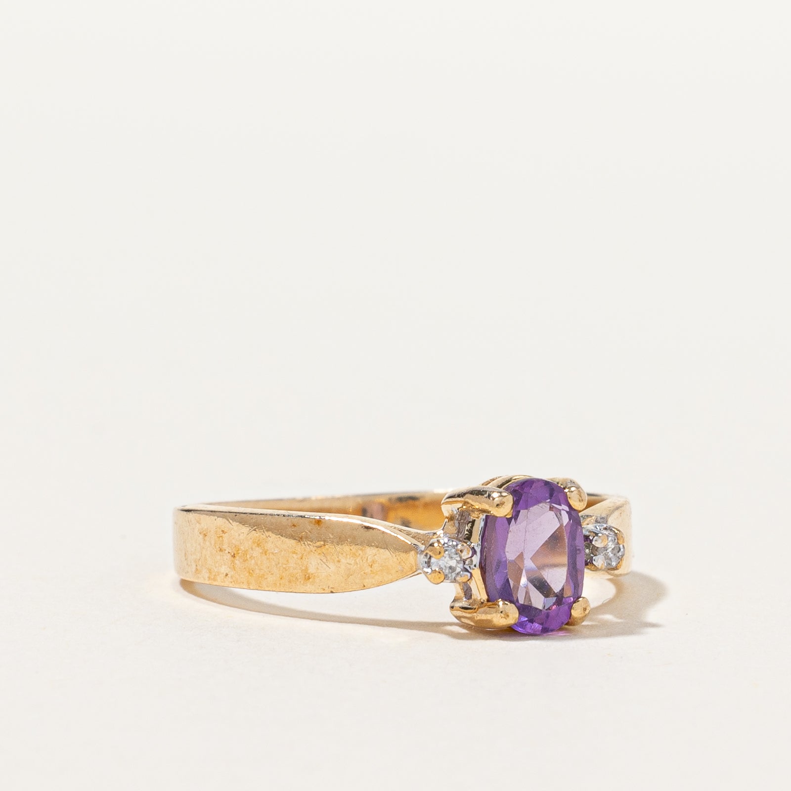 Tapered Oval Cut Amethyst Ring | 0.02 ctw, SZ 5.75 |