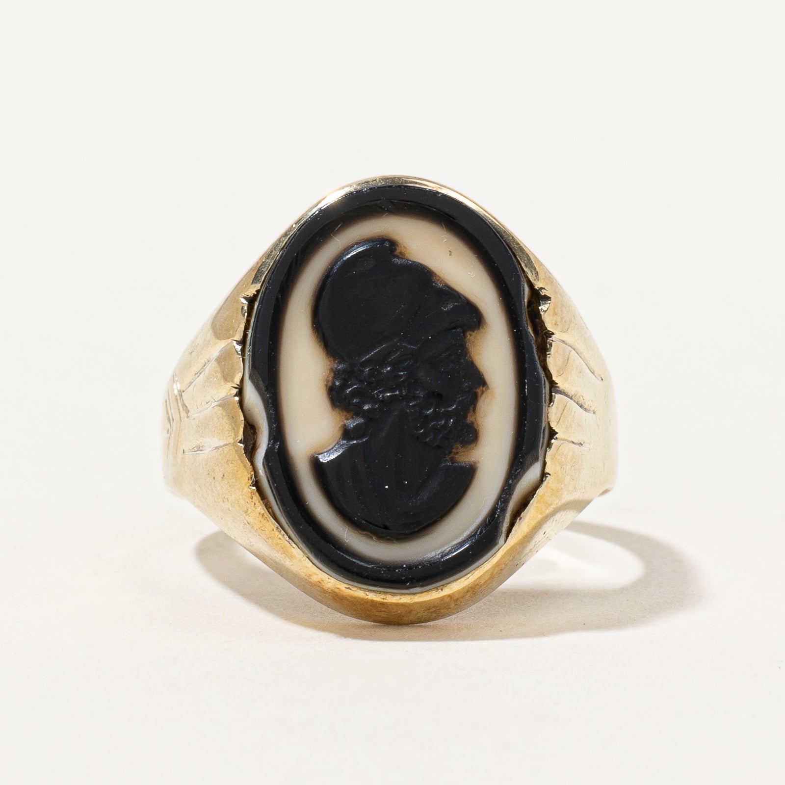 Gold Cameo Shell Ring | SZ 6.25 |