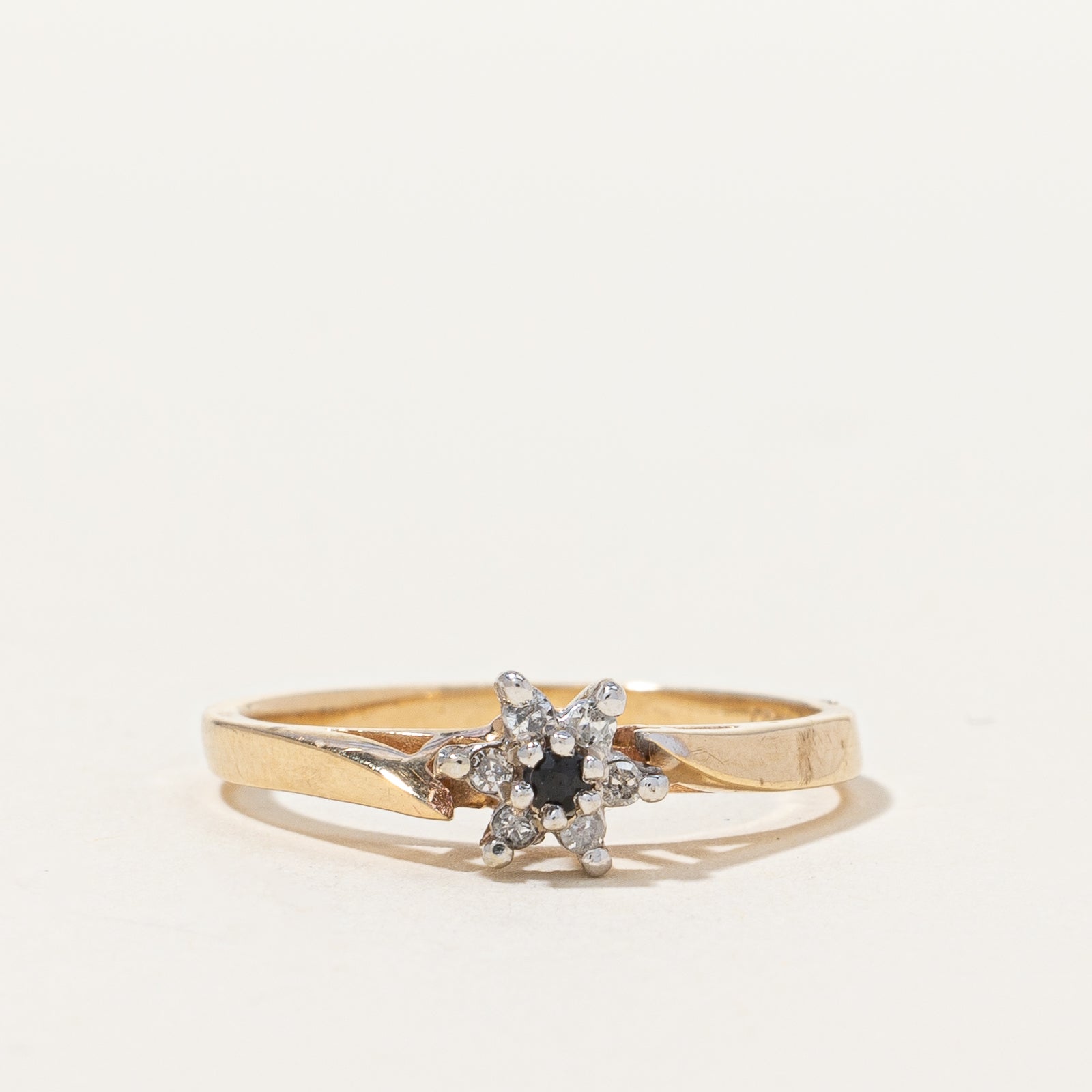 Flower Diamond & Sapphire Ring | 0.05 ctw, SZ 6 |