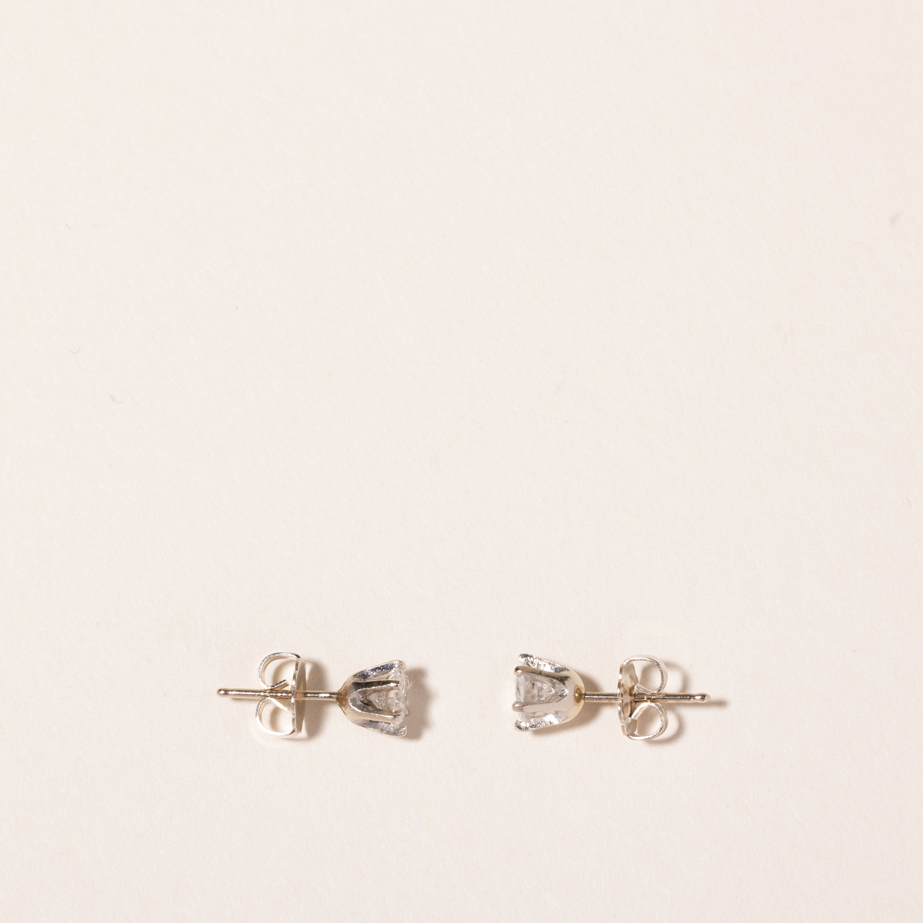 Boucles d'oreilles puces en or blanc 14 carats et diamants | 0,74 ct au total 11/2 G/G | 