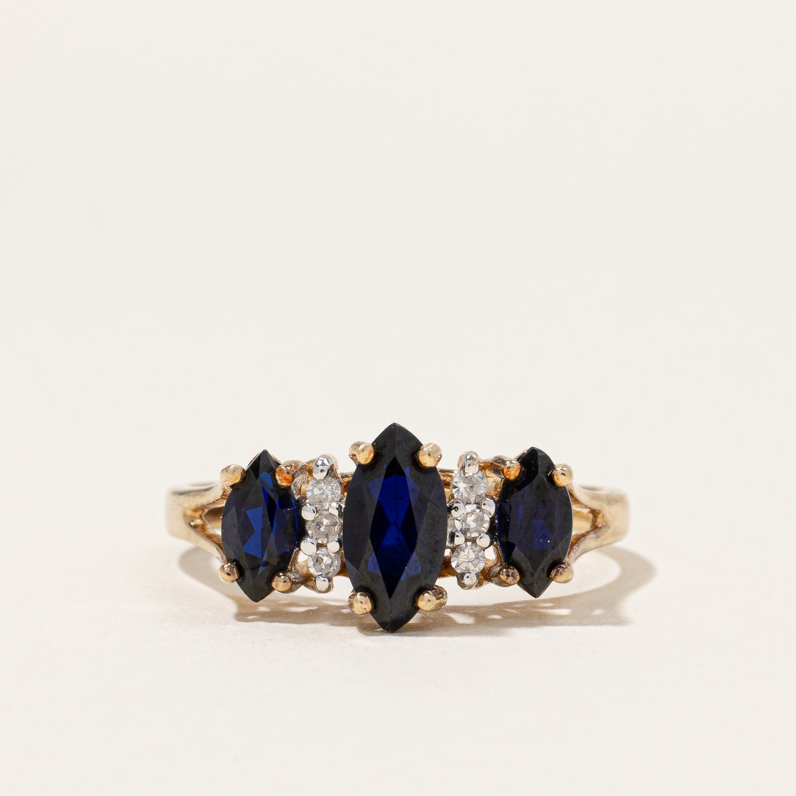 Bague cocktail en saphir synthétique et diamants naturels | 1,05 ct, 0,06 ct | Taille 6,75 |
