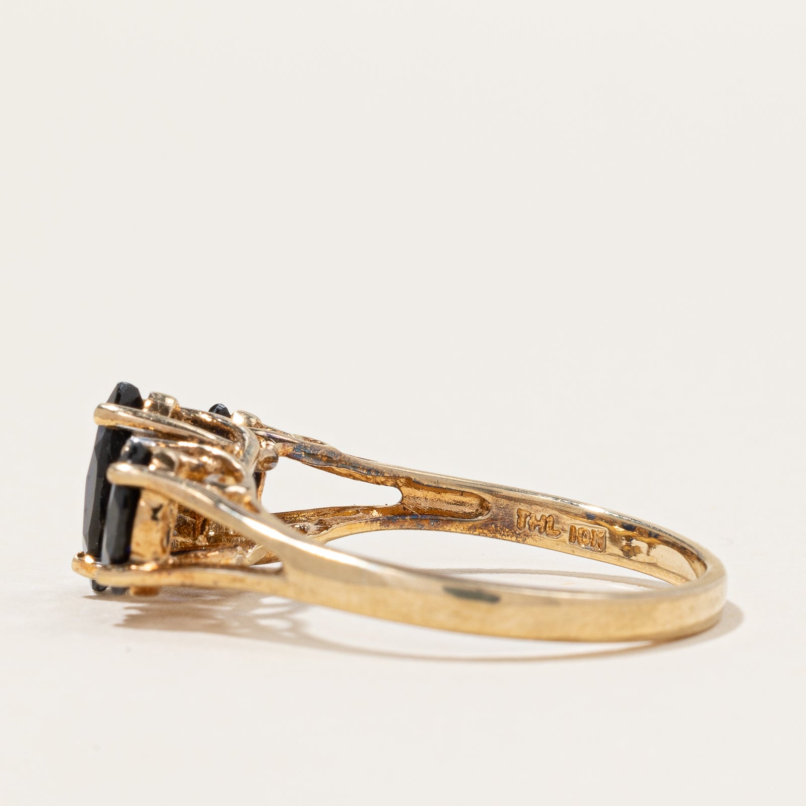 Bague cocktail en saphir synthétique et diamants naturels | 1,05 ct, 0,06 ct | Taille 6,75 |