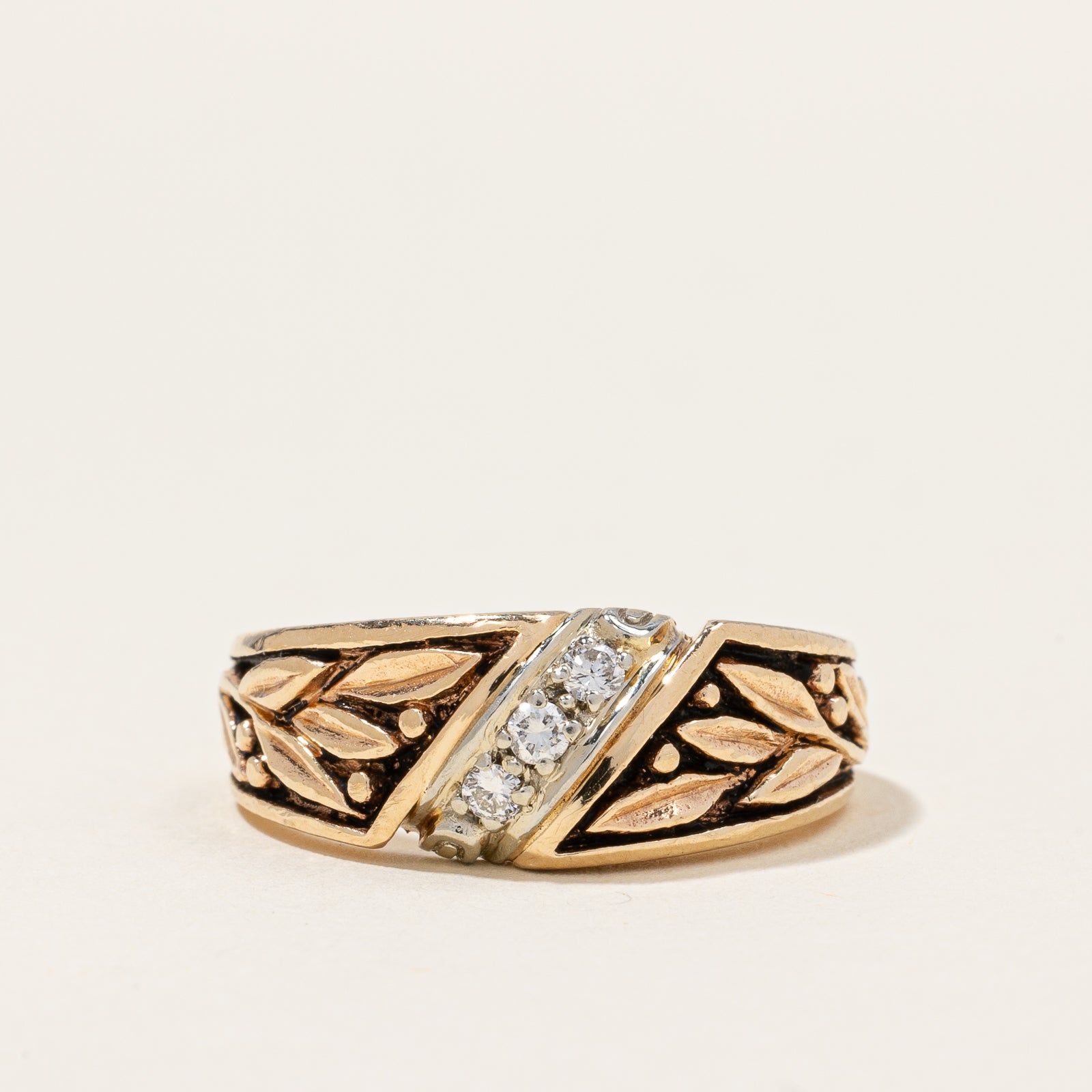 Textured Diamond Ring | 0.06ctw | SZ 6.75 |