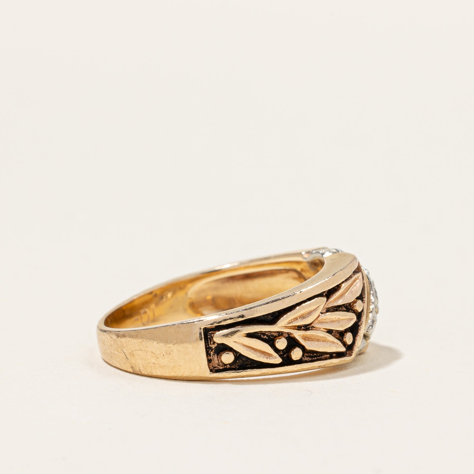 Textured Diamond Ring | 0.06ctw | SZ 6.75 |
