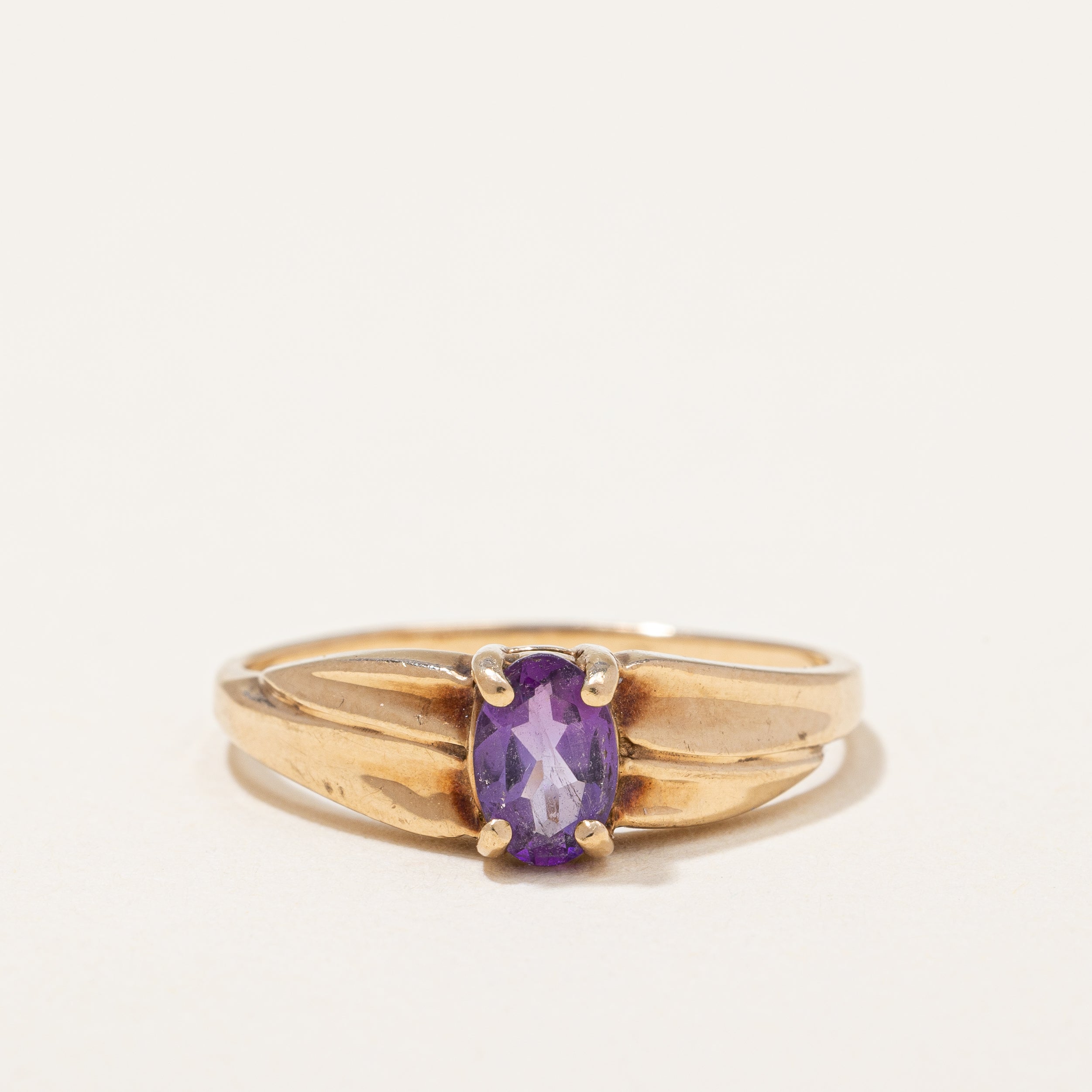 Oval Amethyst Solitaire Ring | 0.40 ctw | SZ 6.75 |