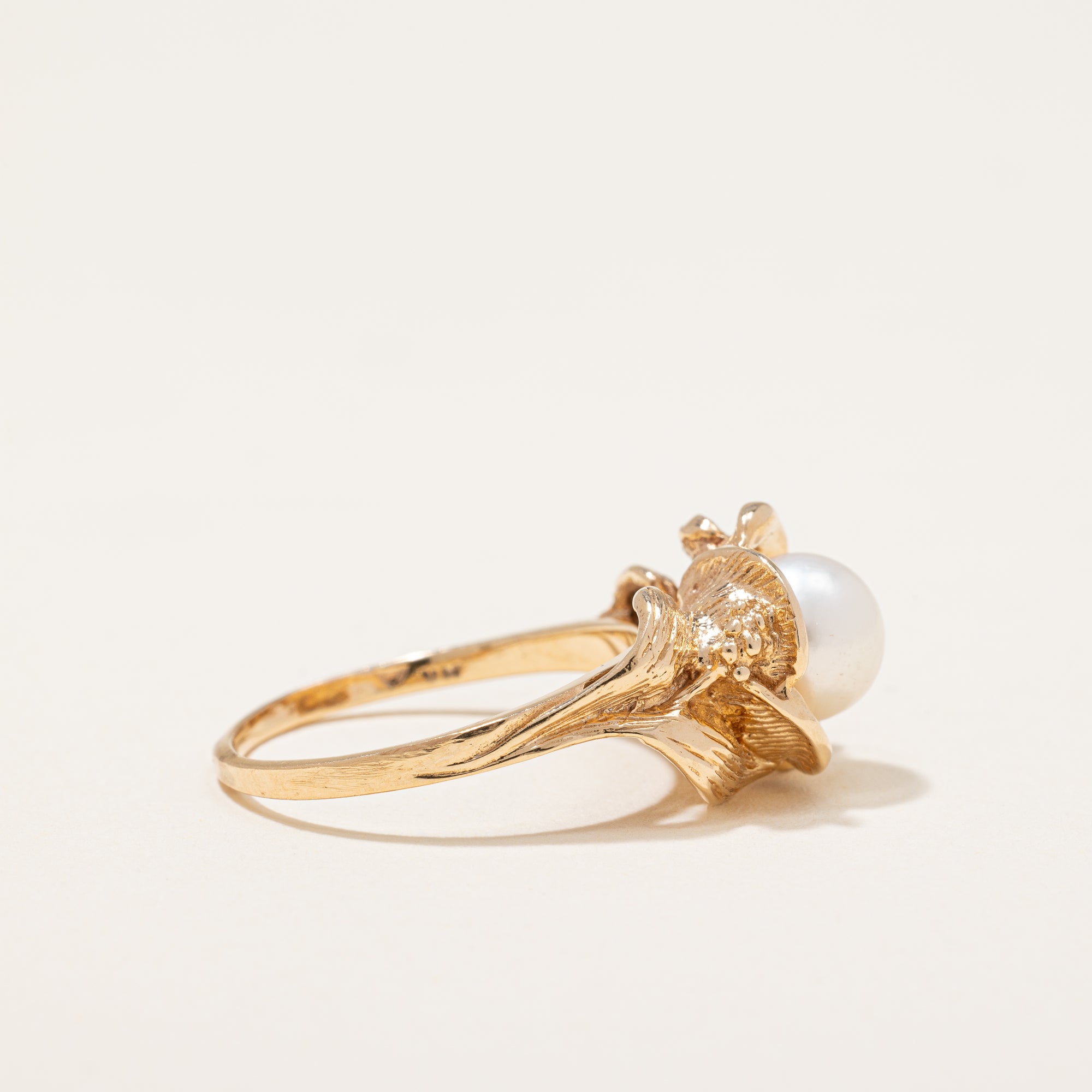 Floral Pearl Cocktail Ring | SZ 6.5 |