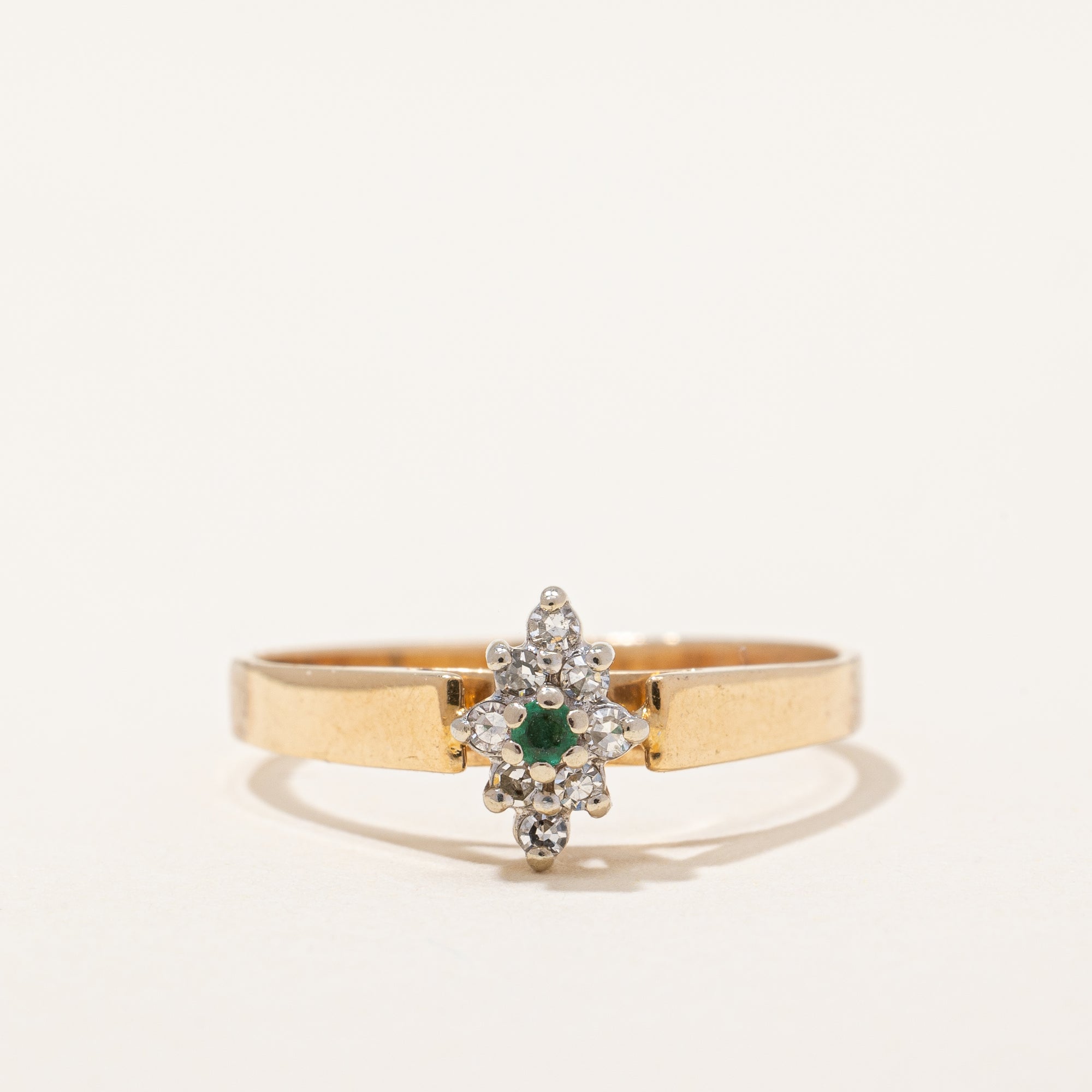 Cluster Set Diamond & Emerald Ring | 0.08ctw | SZ 7 |
