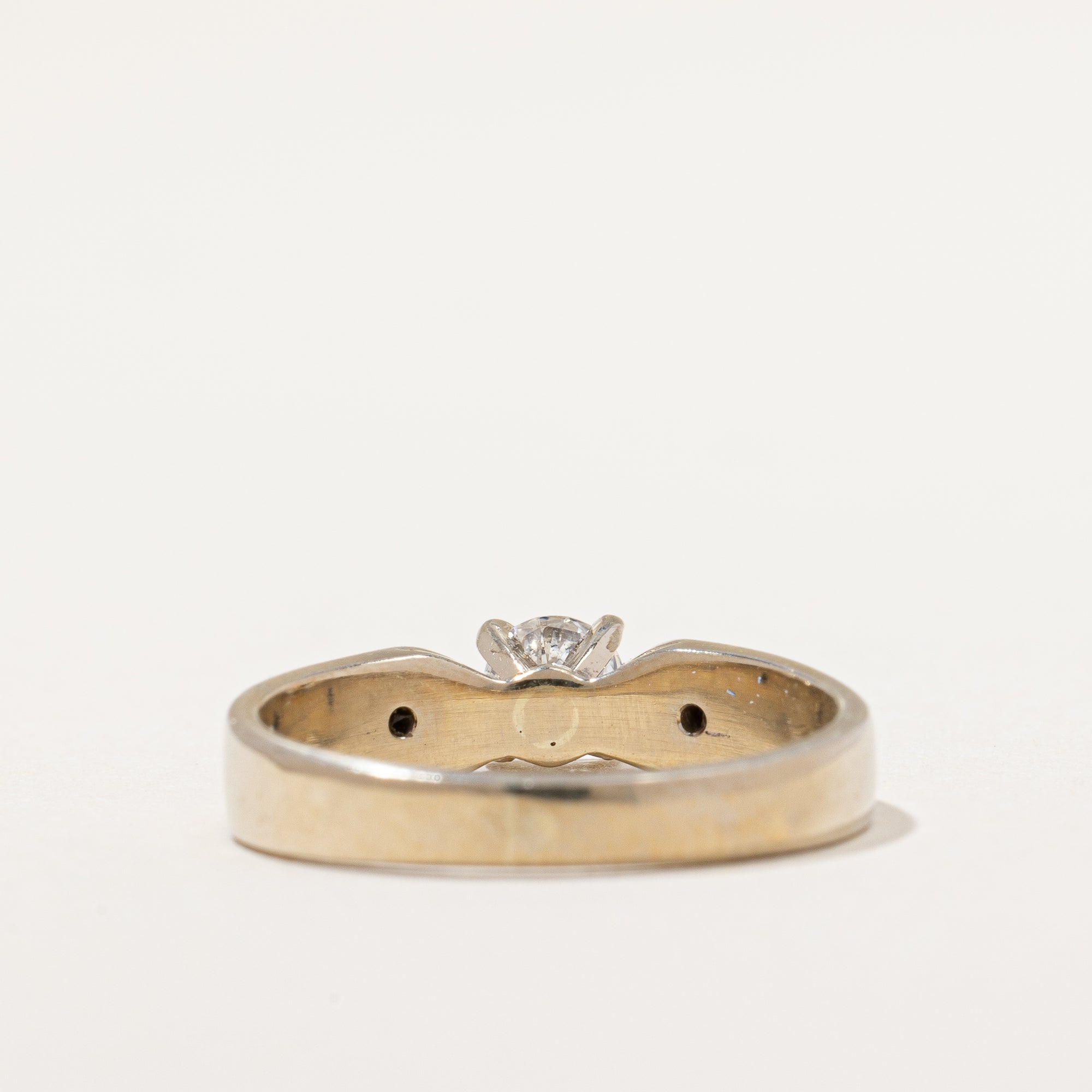 Tapered Side Stone Engagement Ring | 0.37 ctw | SZ 6 |