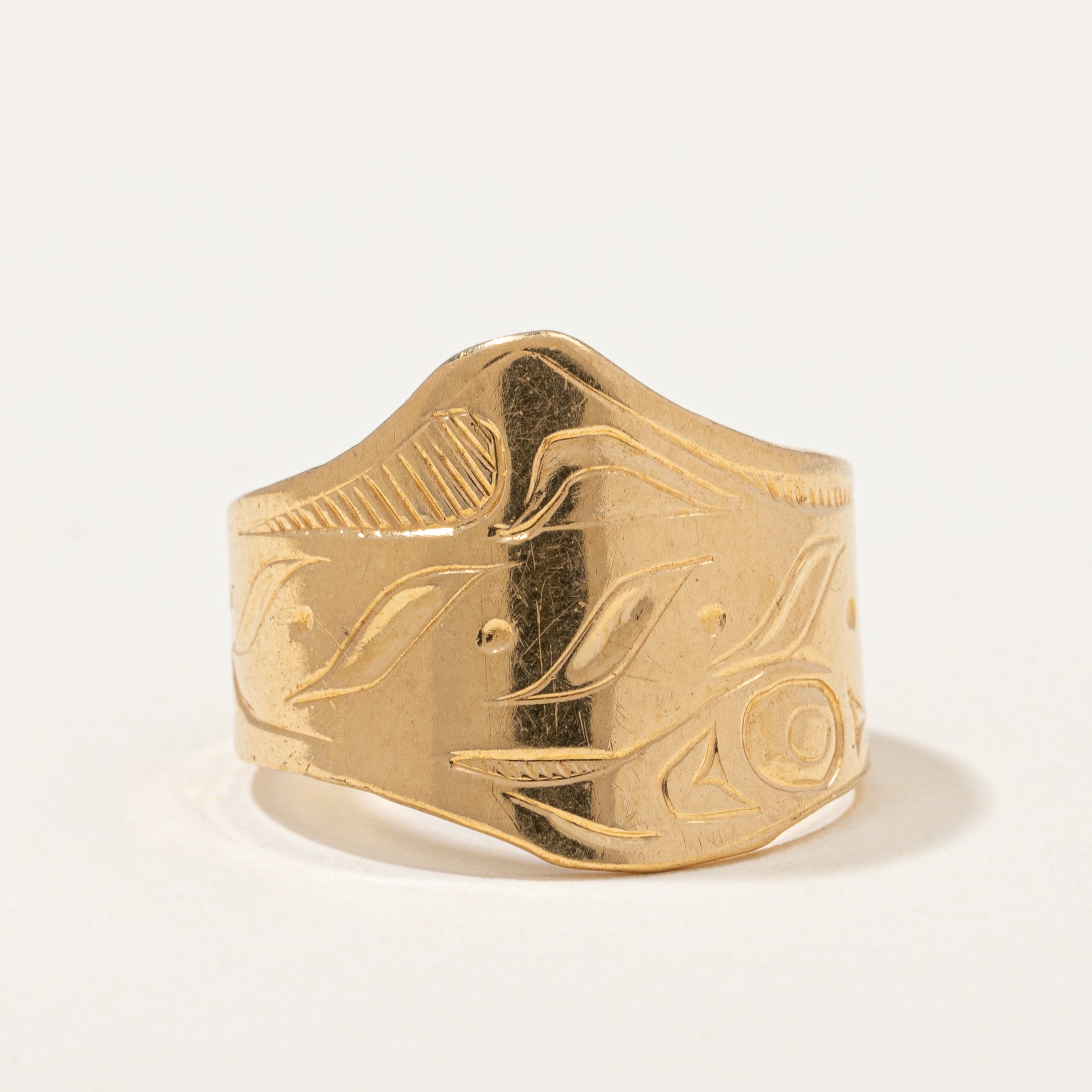 Clarence Mills' Indigenous Fish Art Tapered Ring | SZ 6.5 |