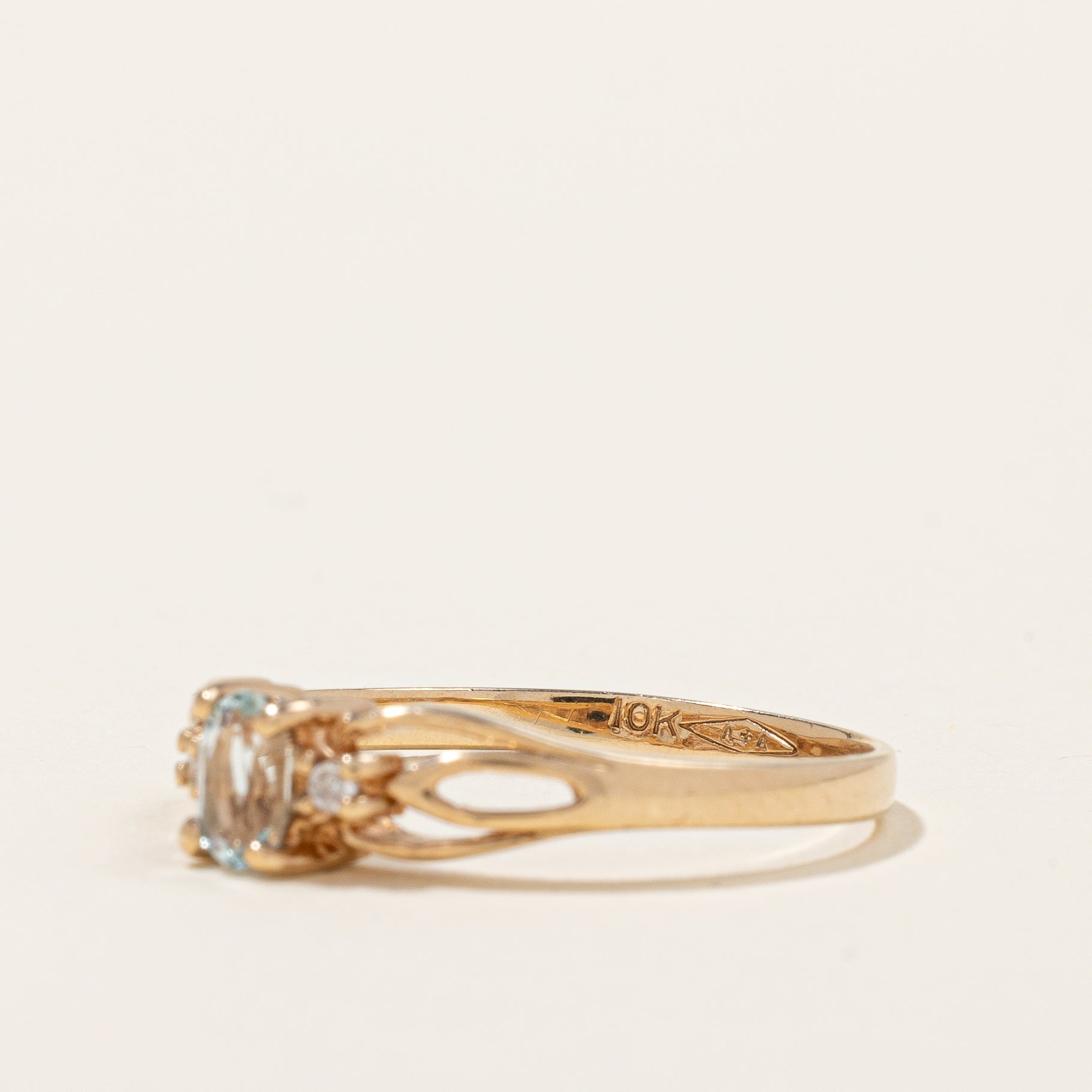 Aquamarine & Diamond Ring | 0.20ct, 0.02ctw | SZ 6 |